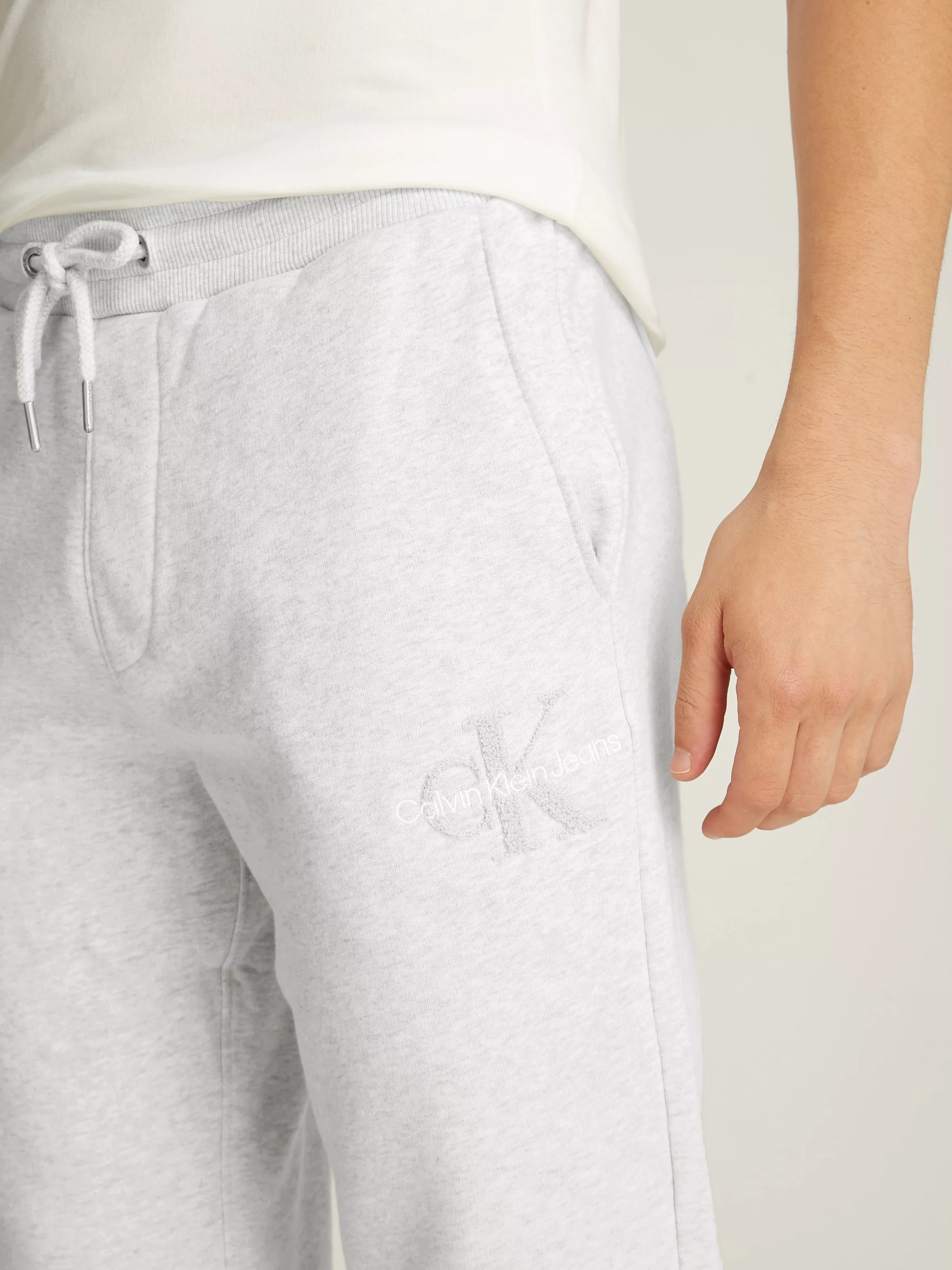 Calvin Klein Jeans Jogginghose "CHENILLE MONOLOGO SWEATPANT", mit Logostick günstig online kaufen