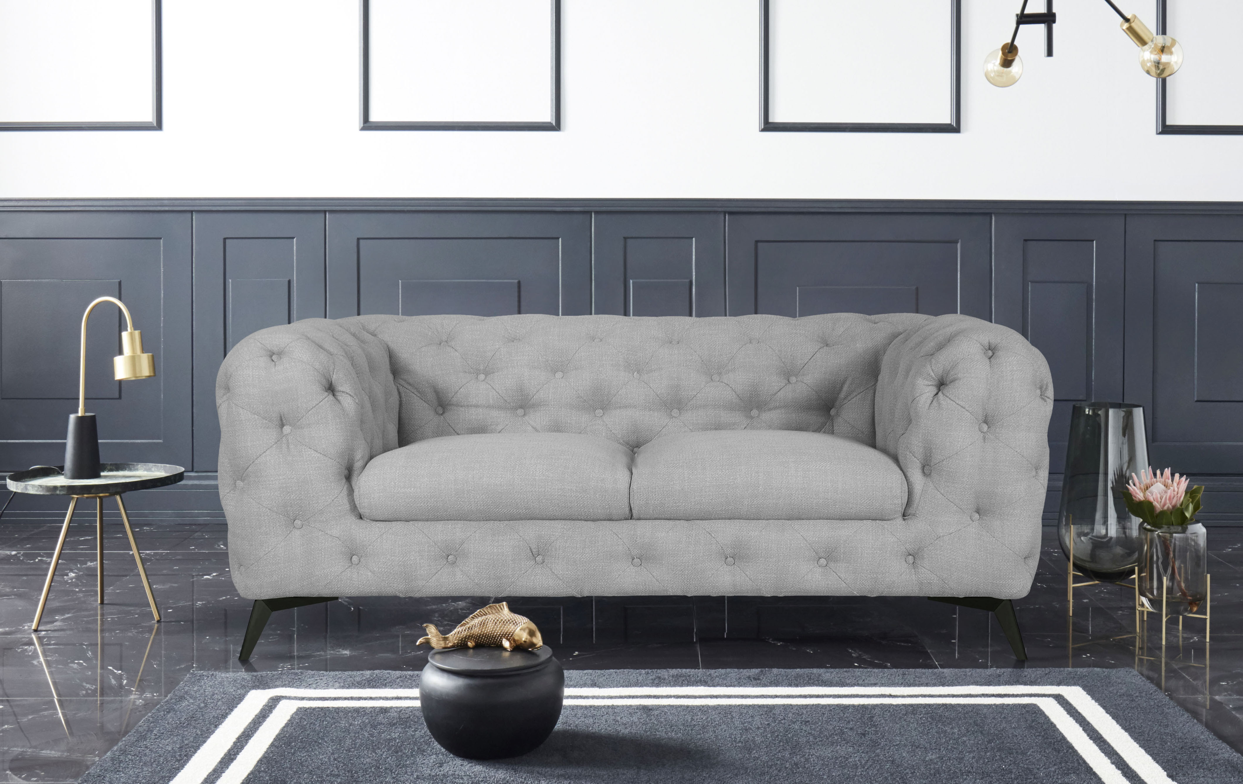 Leonique Chesterfield-Sofa "Glynis", aufwändige Knopfheftung, moderne Chest günstig online kaufen