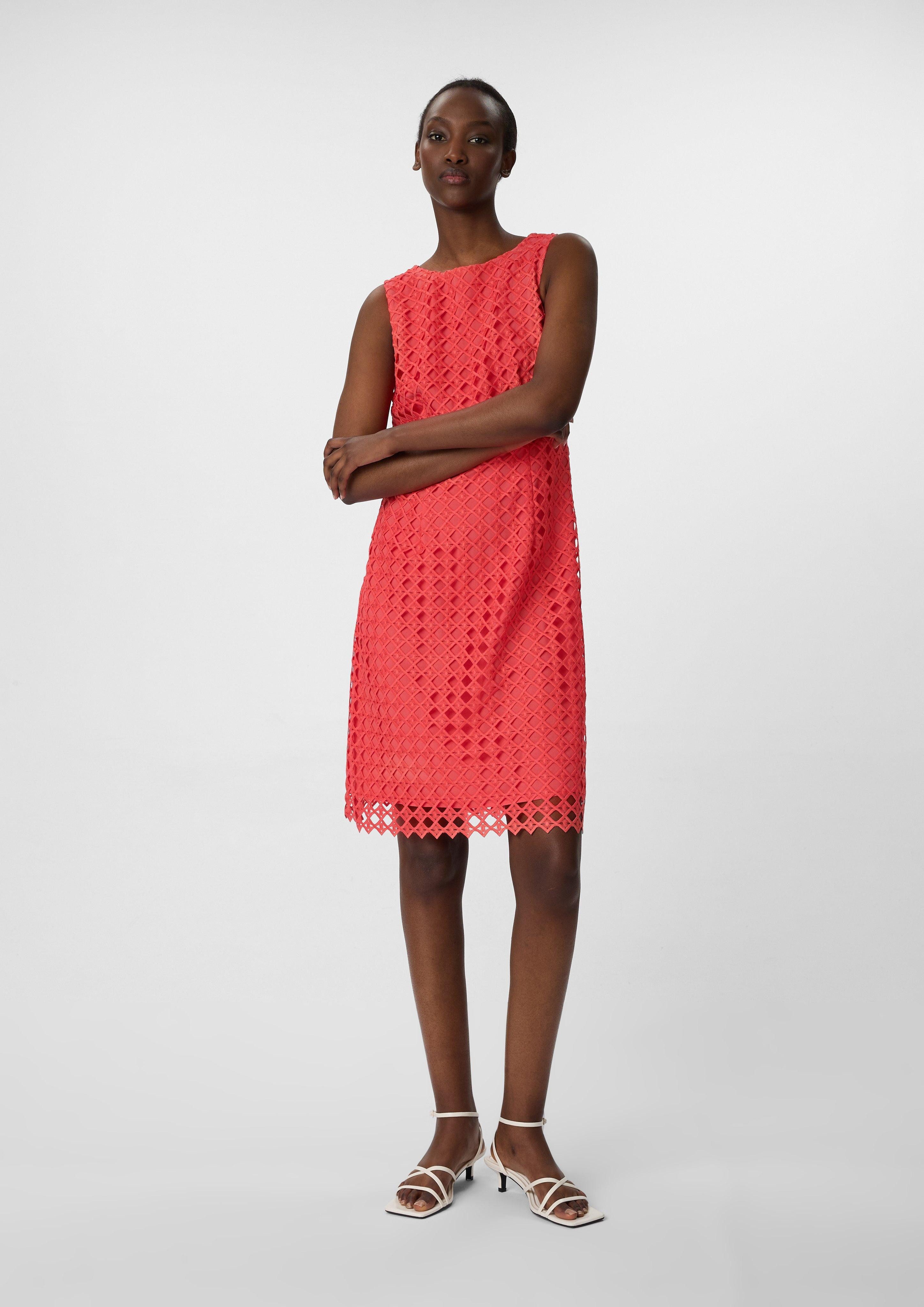 Comma Minikleid Tailliertes Spitzenkleid mit blickdichtem günstig online kaufen