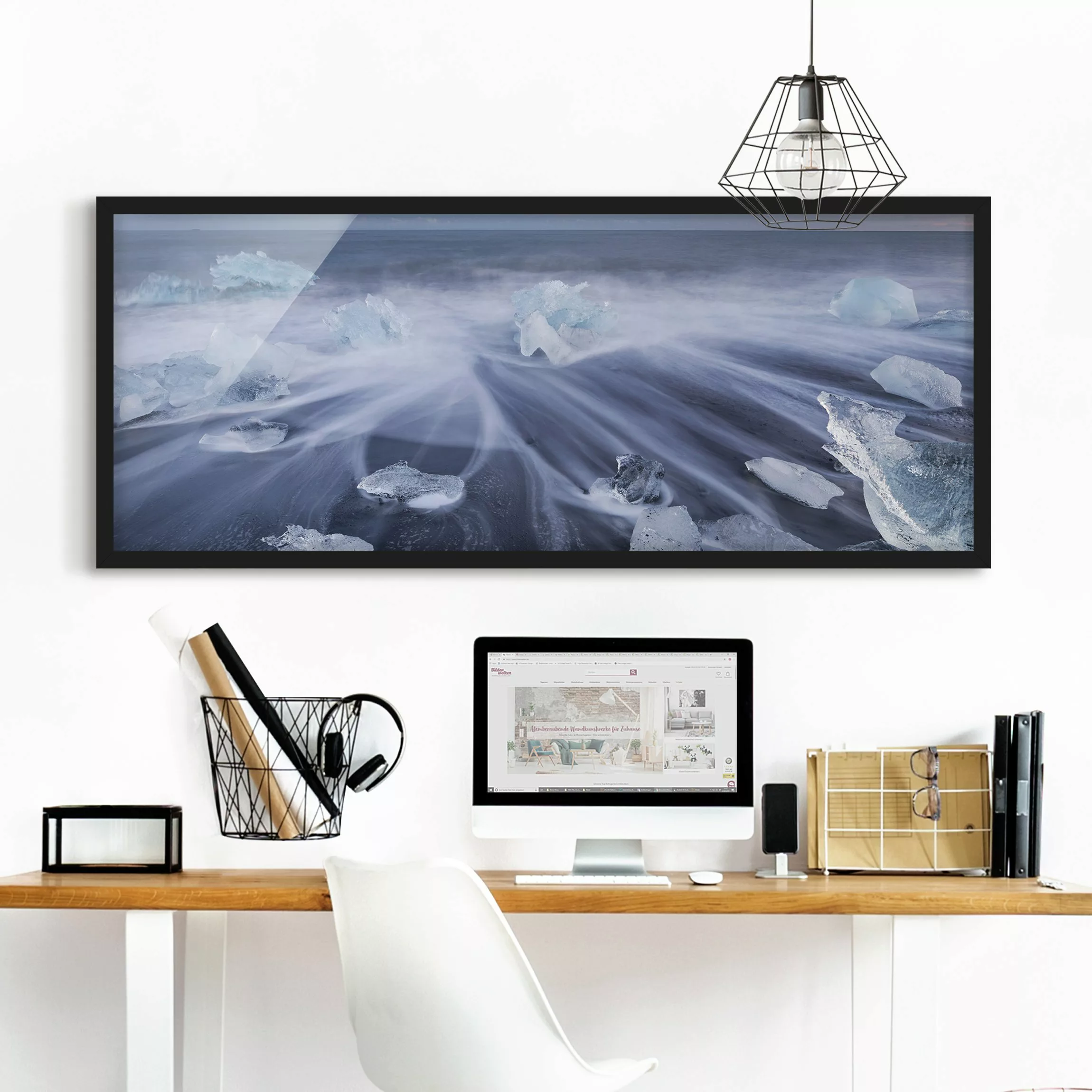 Bild mit Rahmen Natur & Landschaft - Panorama Eisbrocken am Strand Ostislan günstig online kaufen
