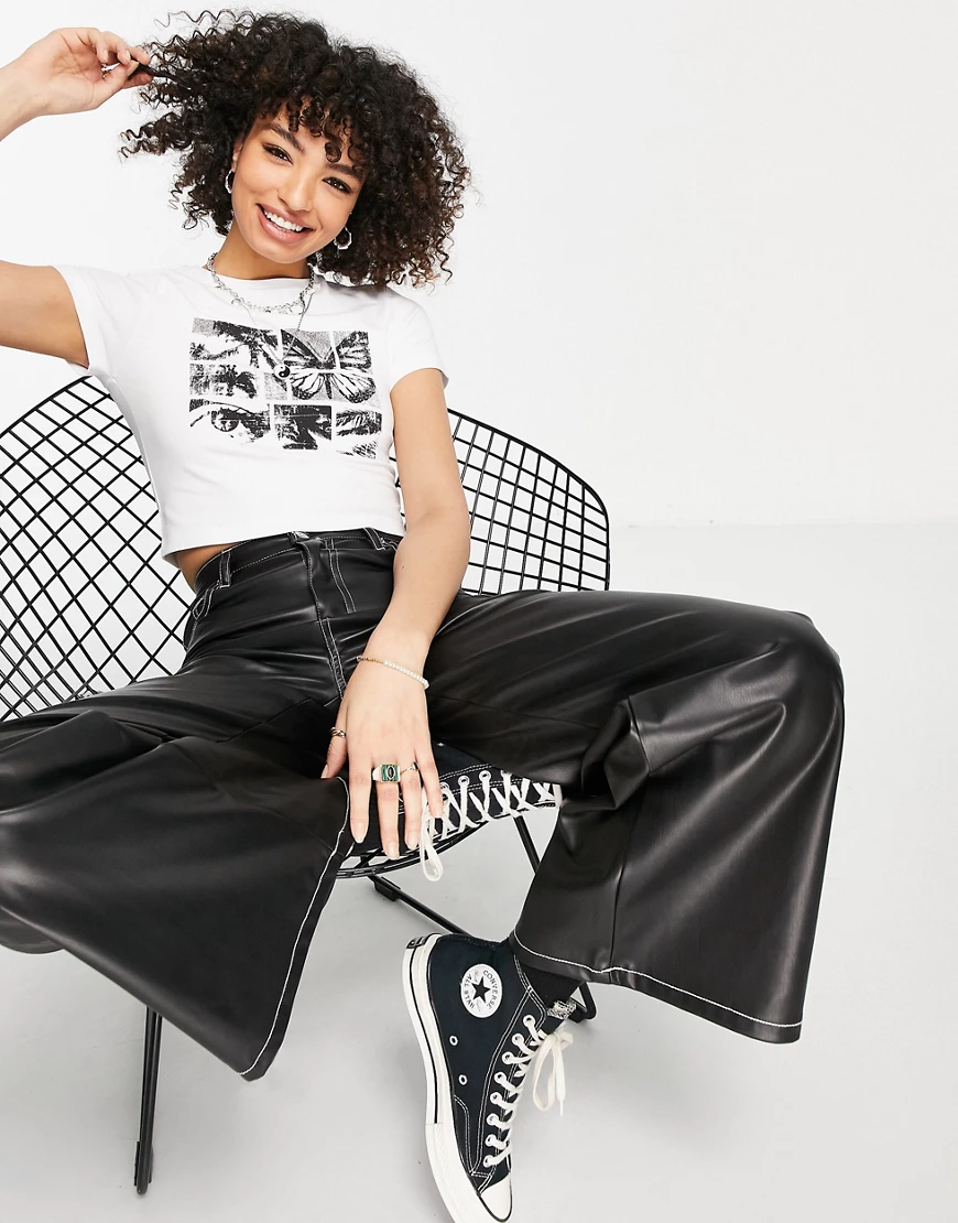 ASOS DESIGN – Knappes T-Shirt mit Fotodruck in Schwarz-Weiß günstig online kaufen