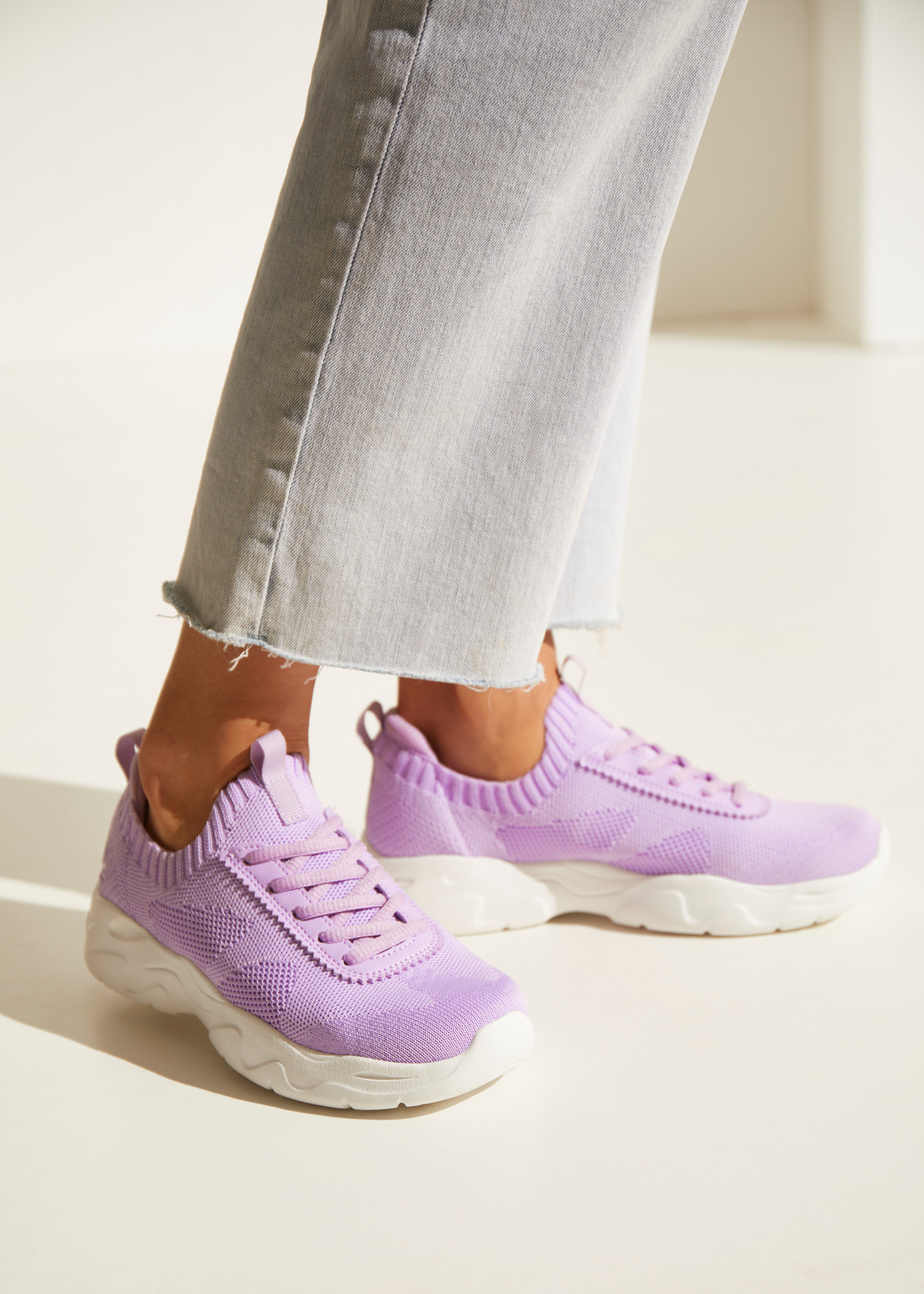 LASCANA ACTIVE Sneaker, ultraleicht und bequem zum Reinschlüpfen mit Ziersc günstig online kaufen