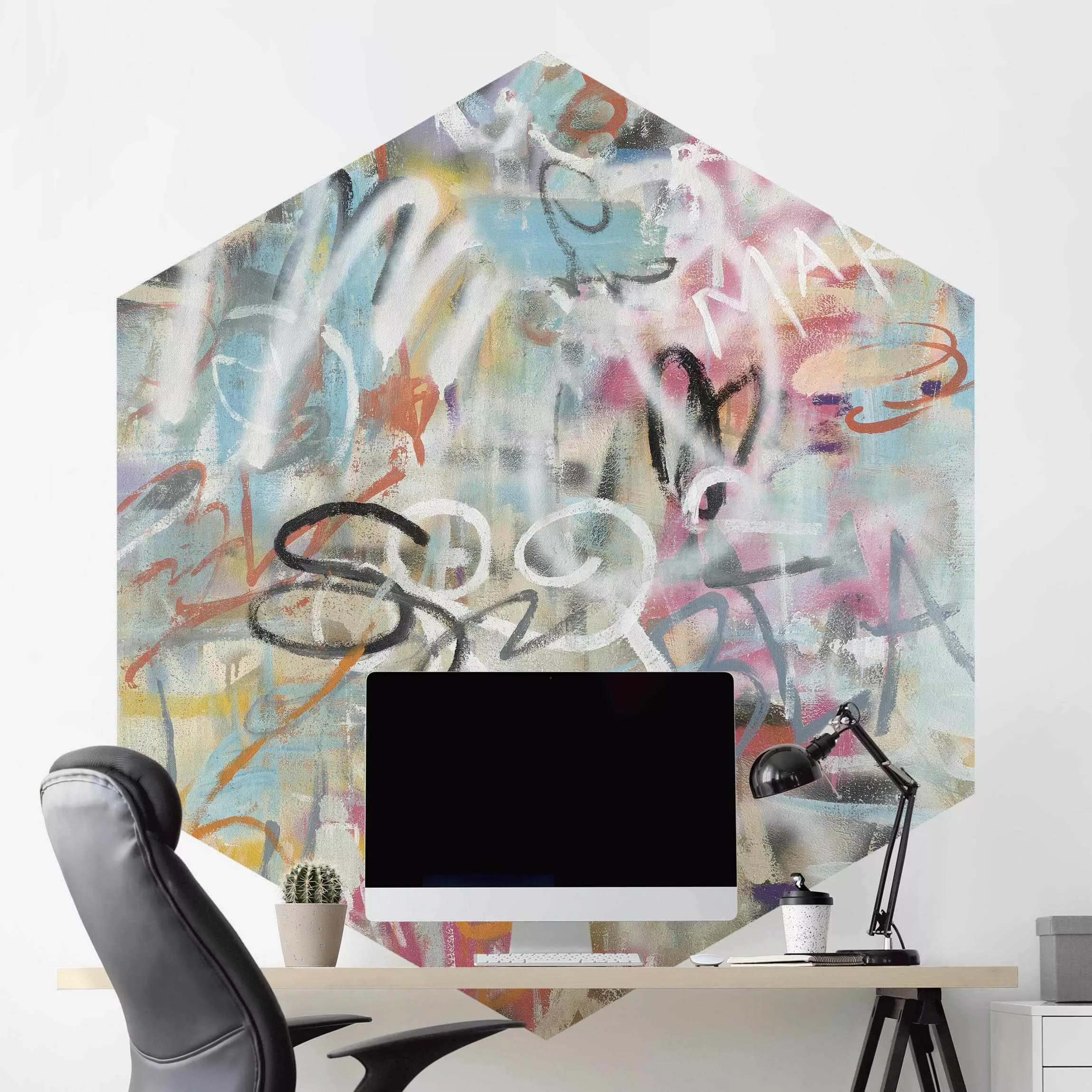 Hexagon Mustertapete selbstklebend Graffiti Love in Pastell günstig online kaufen