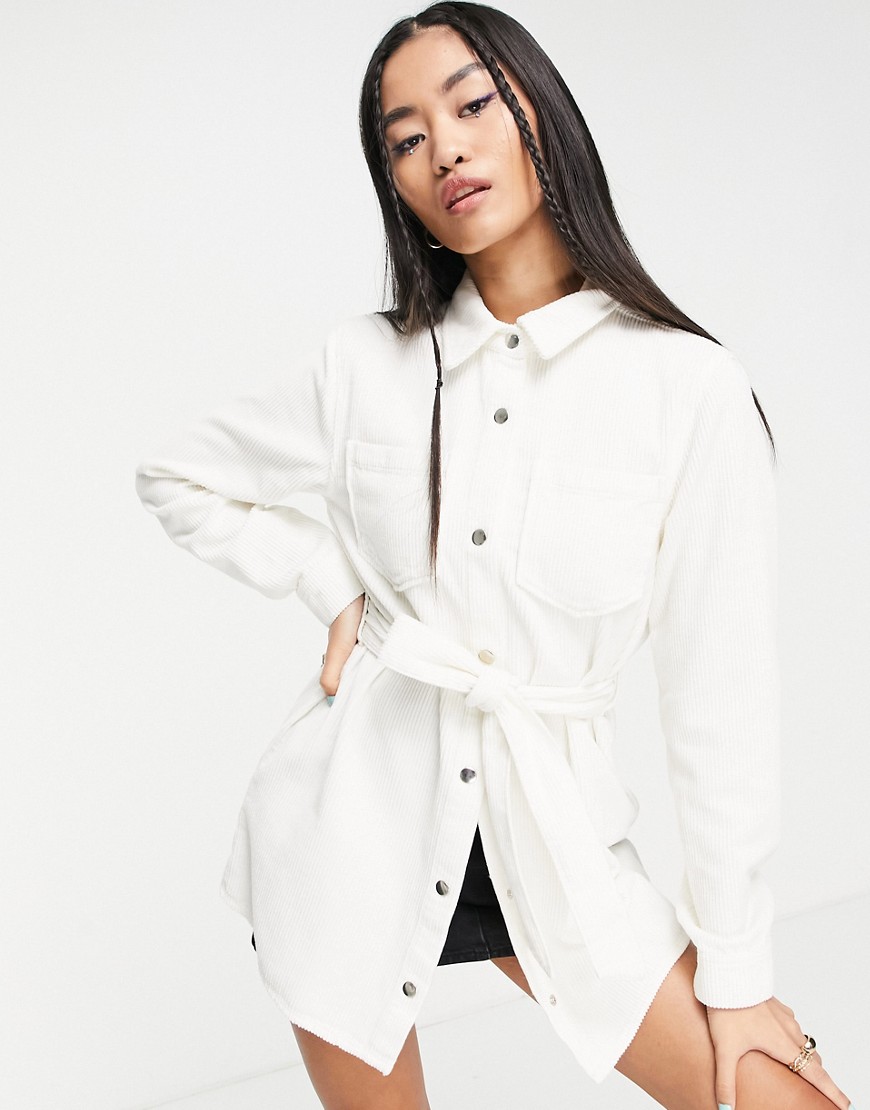 Miss Selfridge – Hemd aus Cord in Creme mit Gürtel-Weiß günstig online kaufen