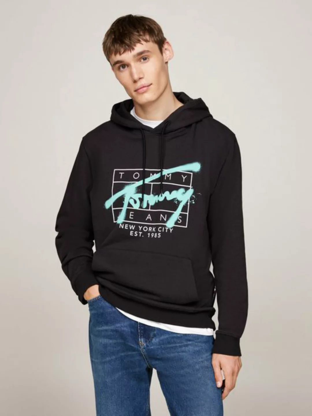 Tommy Jeans Hoodie "TJM REG SPRAY HOODIE", Tommy Jeans-Graffiti-Signatur-Lo günstig online kaufen