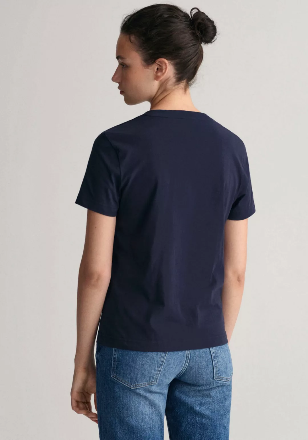 Gant T-Shirt REG TONAL SHIELD KA T-SHIRT mit Zwillingsnähten an den Saumkan günstig online kaufen