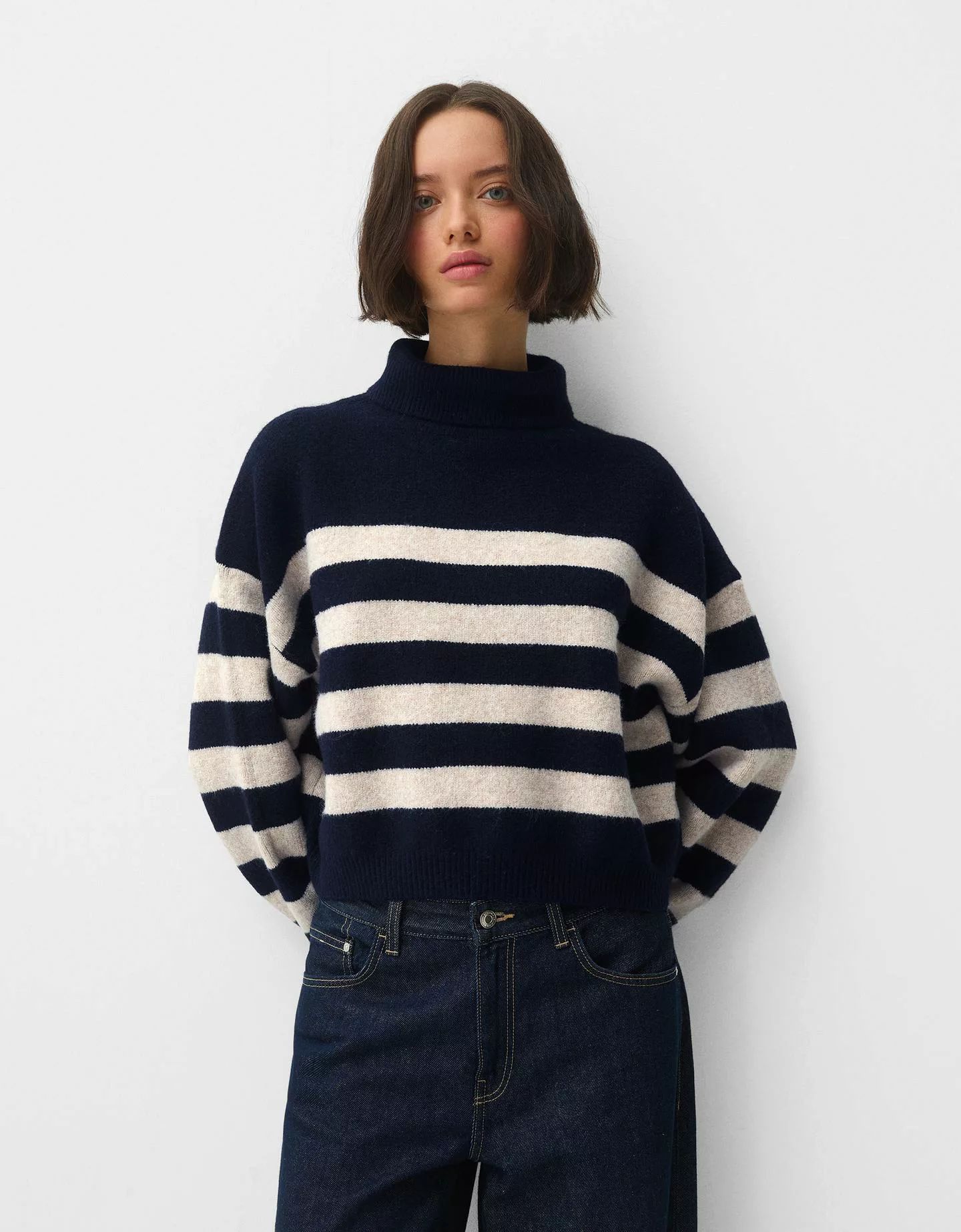 Bershka Pullover Mit Stehkragen Und Weiten Ärmeln Damen L Blau günstig online kaufen