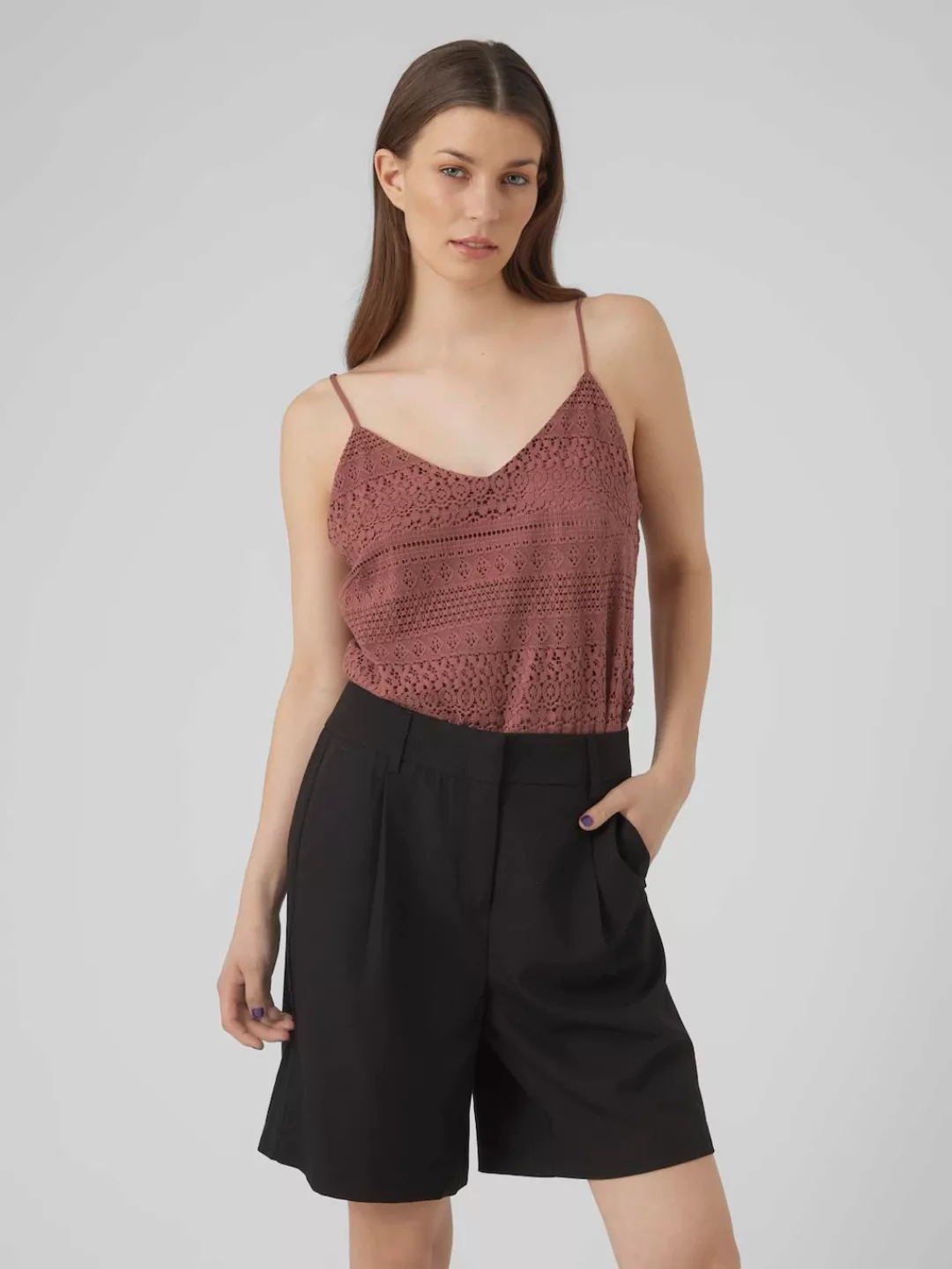 Vero Moda Shirttop Geripptes Spitzen Spaghettiträger Top mit V-Ausschnitt V günstig online kaufen