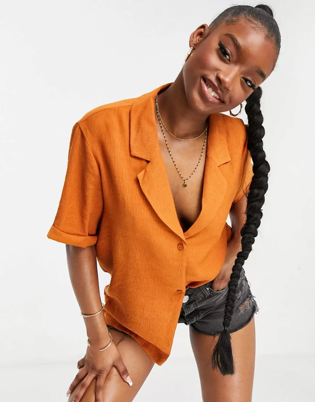 Missguided – Kurzärmliges Hemd in Rostrot mit tiefem Ausschnitt-Orange günstig online kaufen