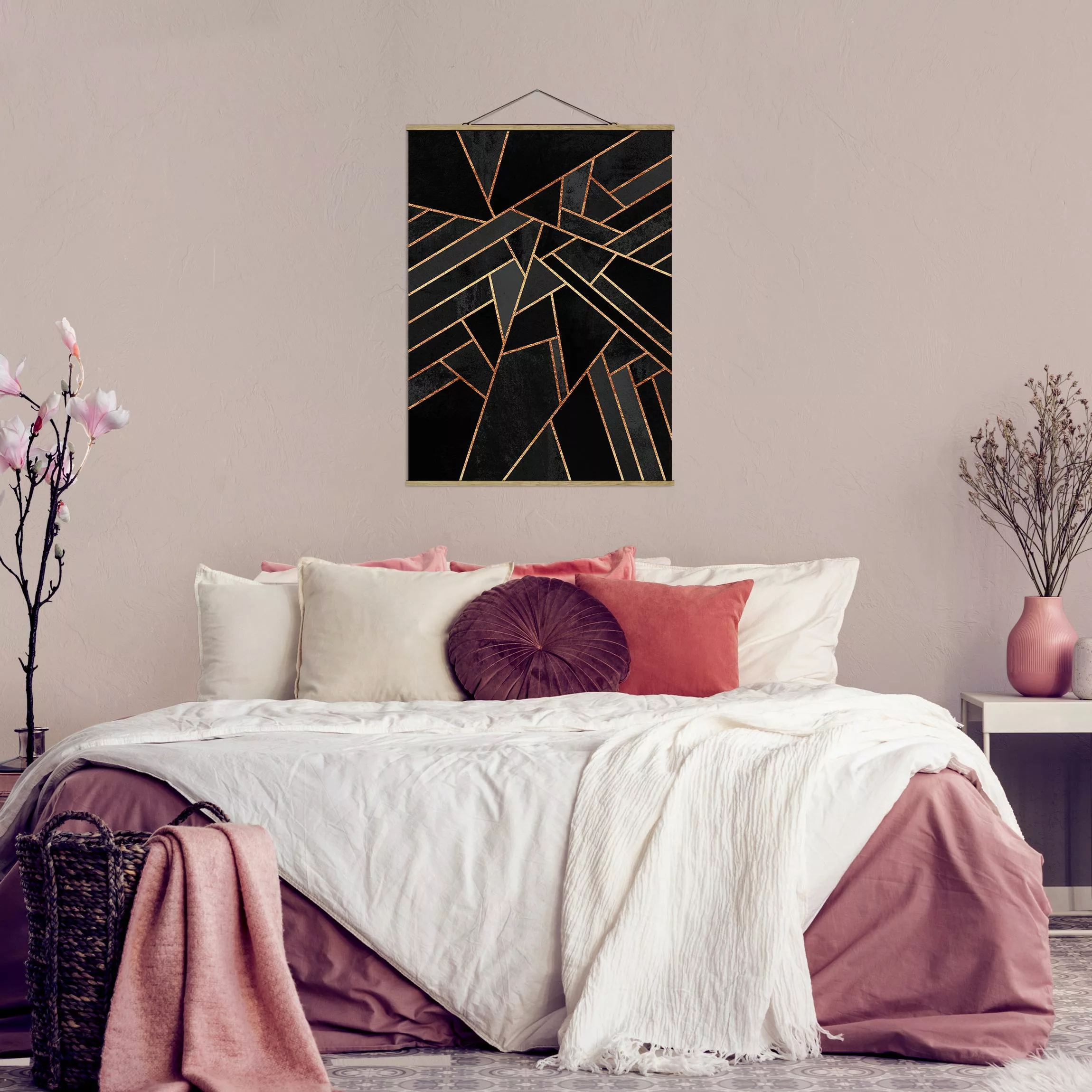 Stoffbild Abstrakt mit Posterleisten - Hochformat Schwarze Dreiecke Gold günstig online kaufen