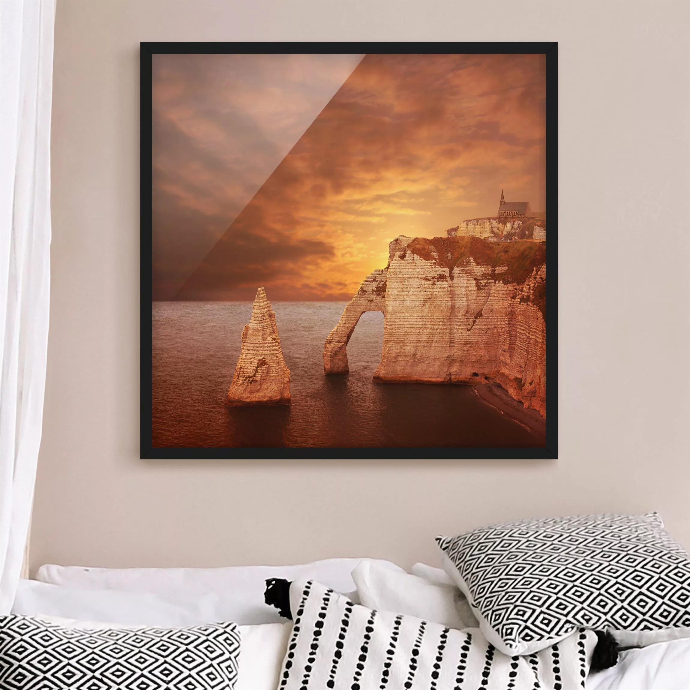 Bild mit Rahmen - Quadrat Sonnenaufgang in Étretat günstig online kaufen