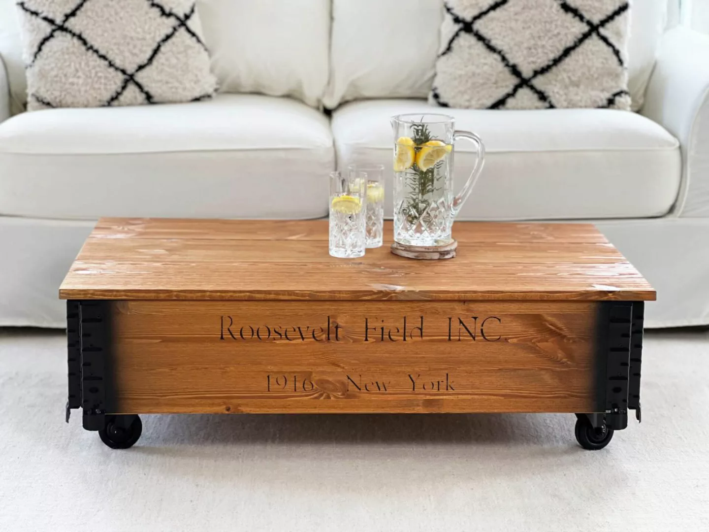 Truhentisch "Roosevelt Field" hellbraun Vintage Couchtisch günstig online kaufen