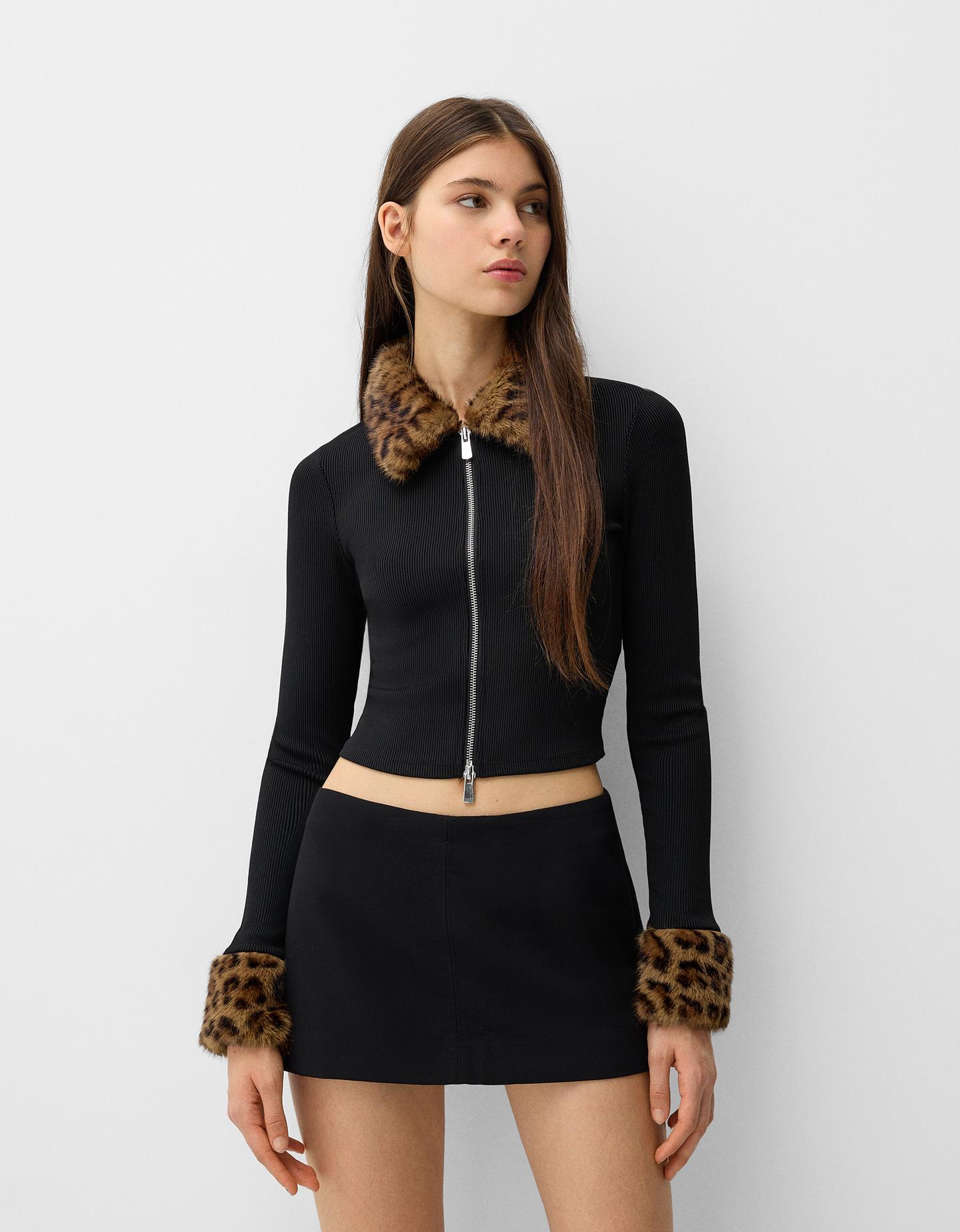 Bershka Jacke Mit Kragen Und Bündchen Mit Animalprint Damen Xs Schwarz günstig online kaufen