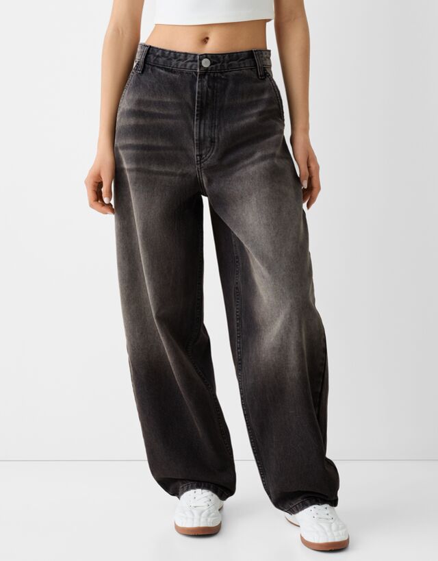Bershka Skater-Fit-Jeans Im Washed-Look Damen 32 Grau günstig online kaufen