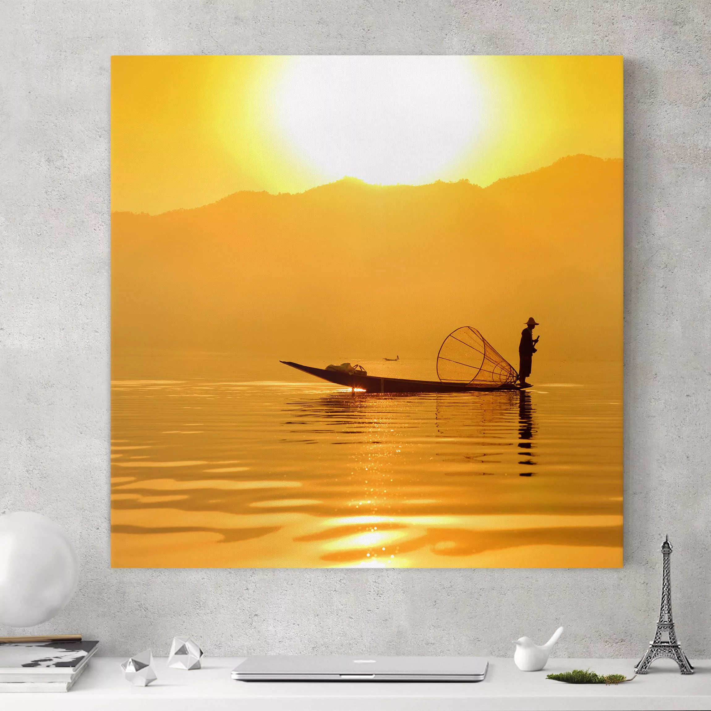 Leinwandbild Portrait - Quadrat Fischer im Sonnenaufgang günstig online kaufen