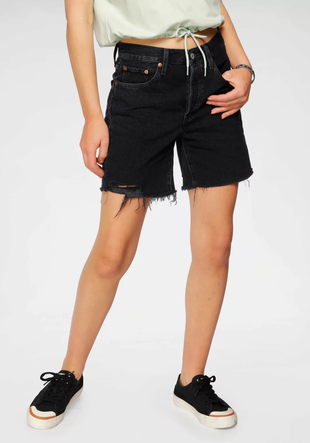 Levi's – 501 – Mittellange Jeansshorts in Schwarz günstig online kaufen