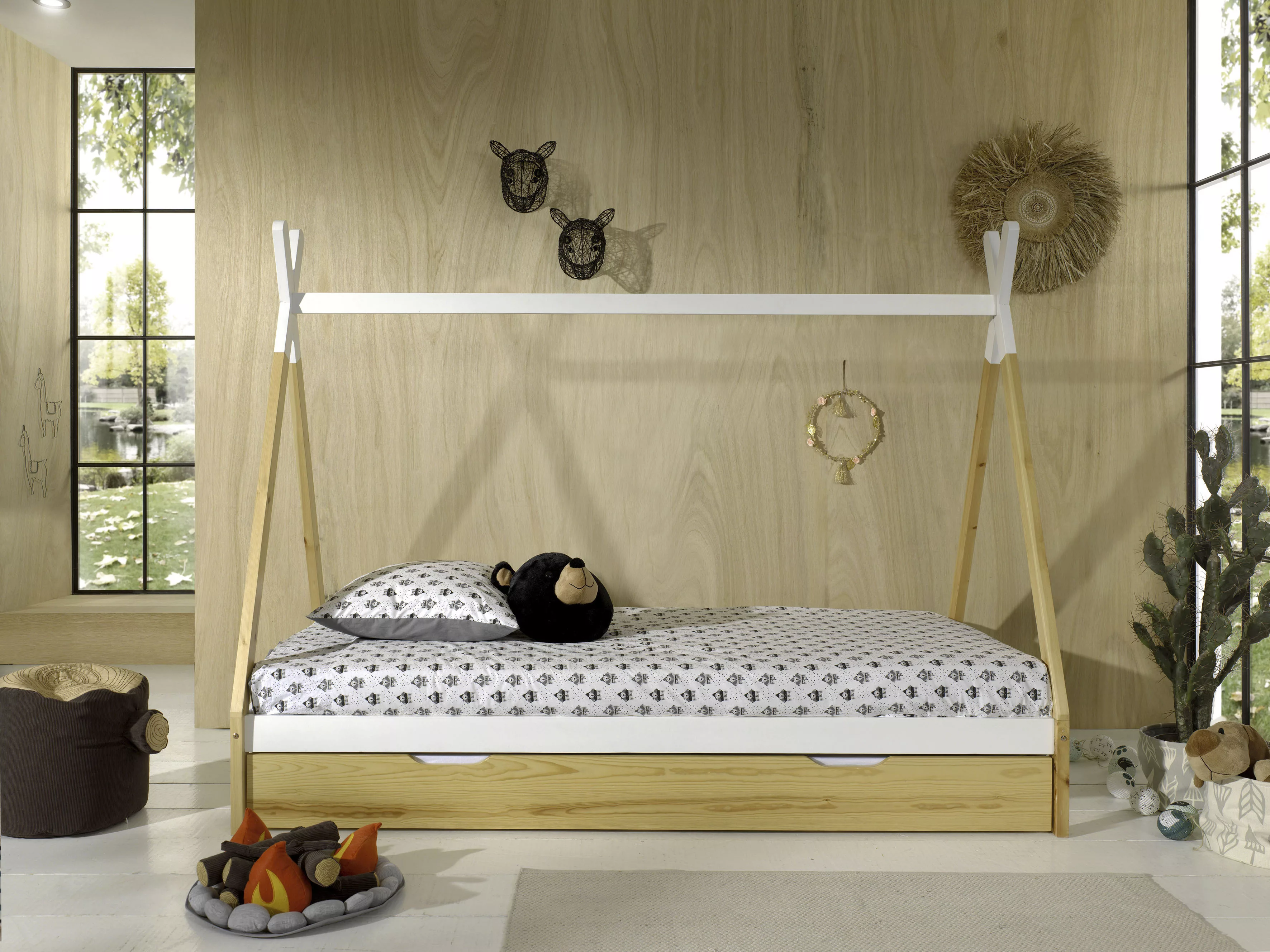 Vipack Kinderbett "Tipi", (Made in Europe), mit Rolllattenrost und Zeltdach günstig online kaufen