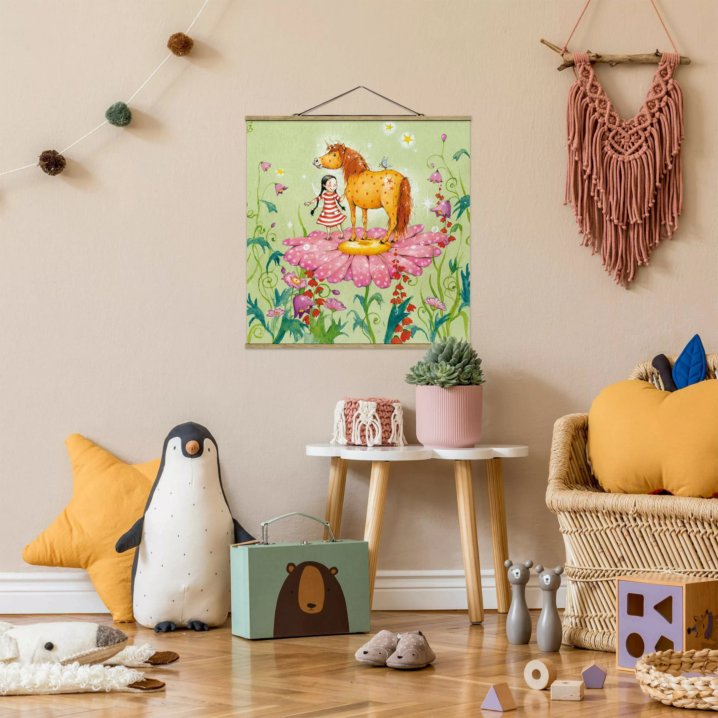 Stoffbild Kinderzimmer mit Posterleisten - Quadrat Das Zauberpony auf der B günstig online kaufen