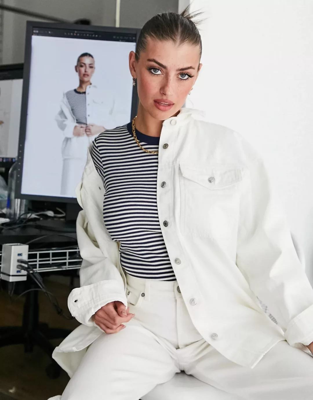 ASOS DESIGN – Oversize-Hemdjacke aus Denim in Weiß günstig online kaufen