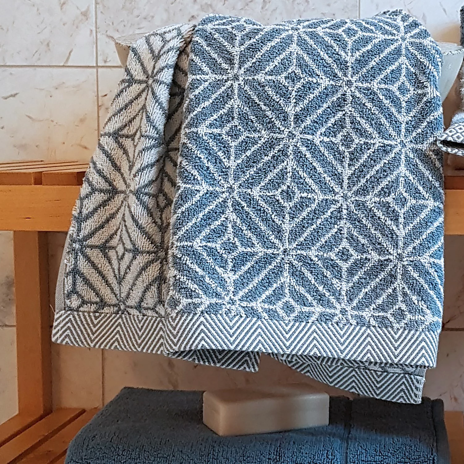 framsohn frottier Handtücher »Design Rauten«, (2 St.), mehrfarbig gewebtem günstig online kaufen