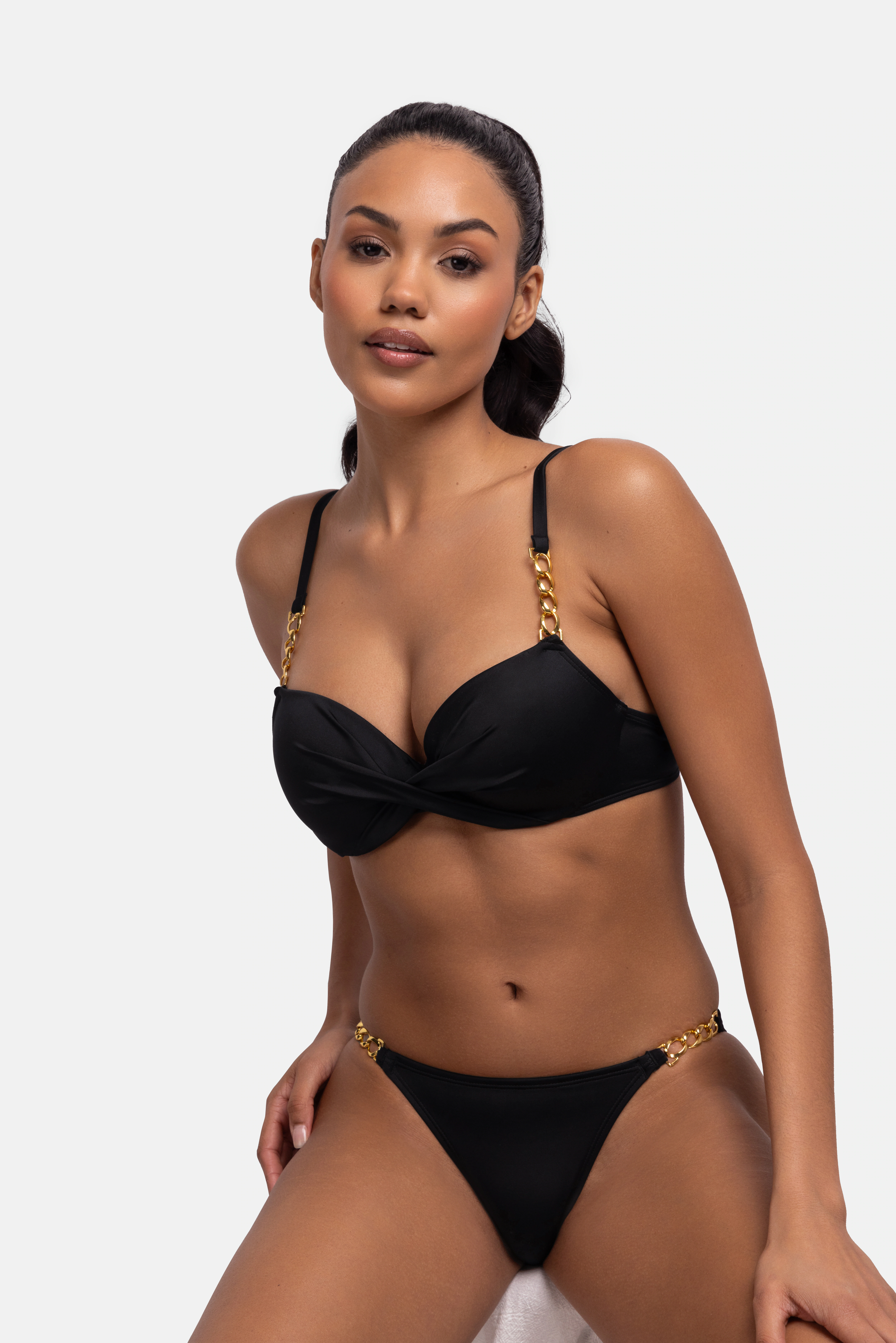 Dorina Bikini-Hose "FILAO", Mit modischen goldfarbenen Kettendetails günstig online kaufen