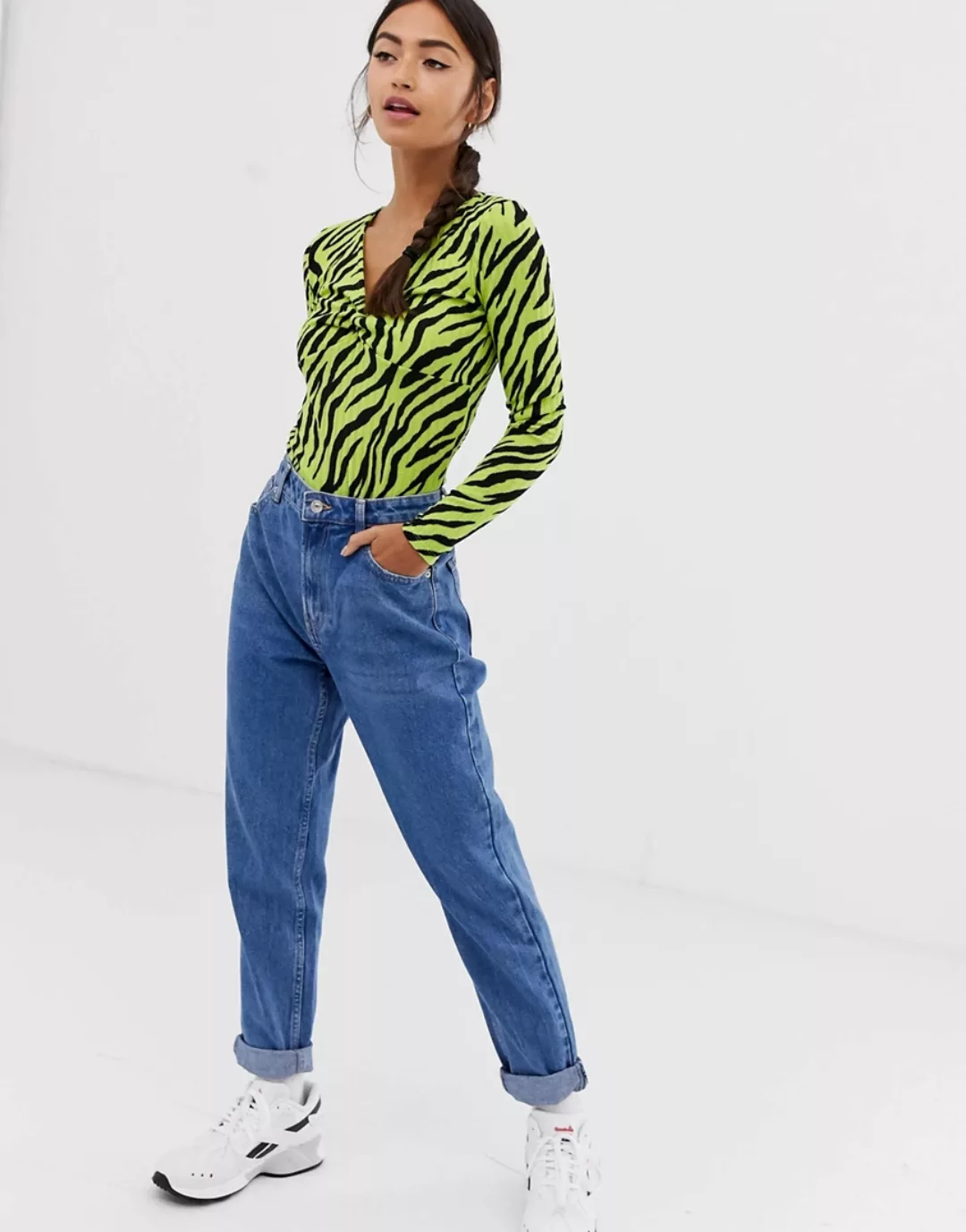 Bershka – Blaue Mom-Jeans günstig online kaufen