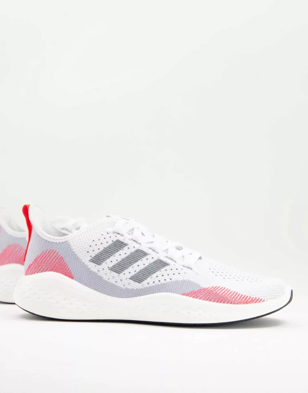 adidas Training – Fluidflow 2.0 – Sneaker in Weiß und Silber günstig online kaufen
