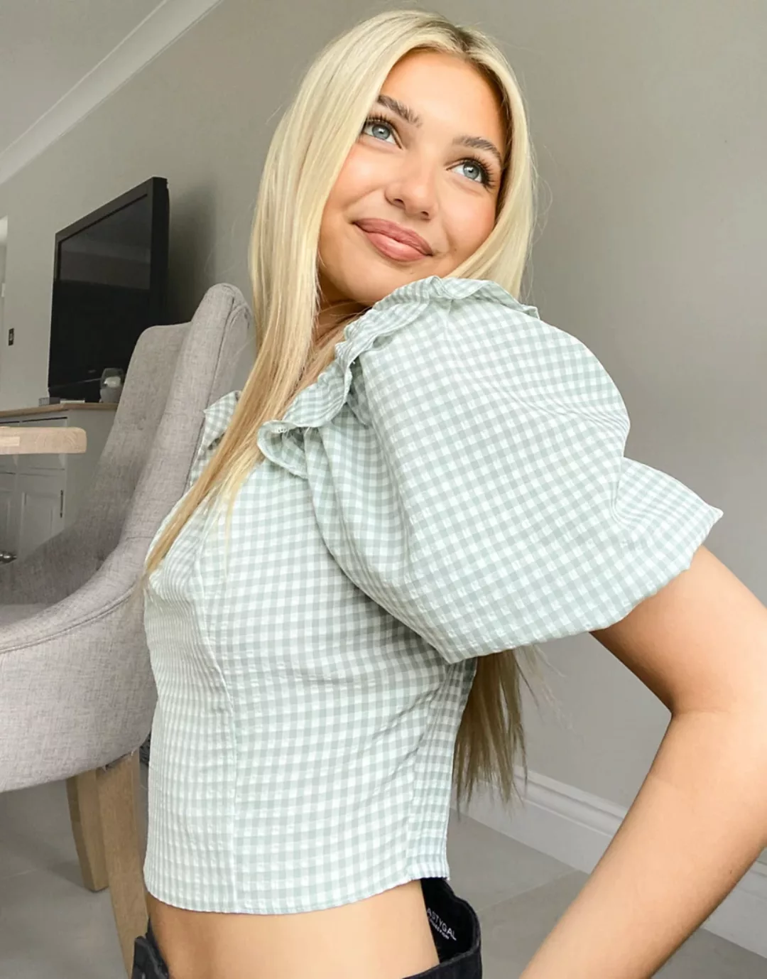 New Look – Kurze Bluse in Grün mit eckigem Ausschnitt und Karomuster, Kombi günstig online kaufen