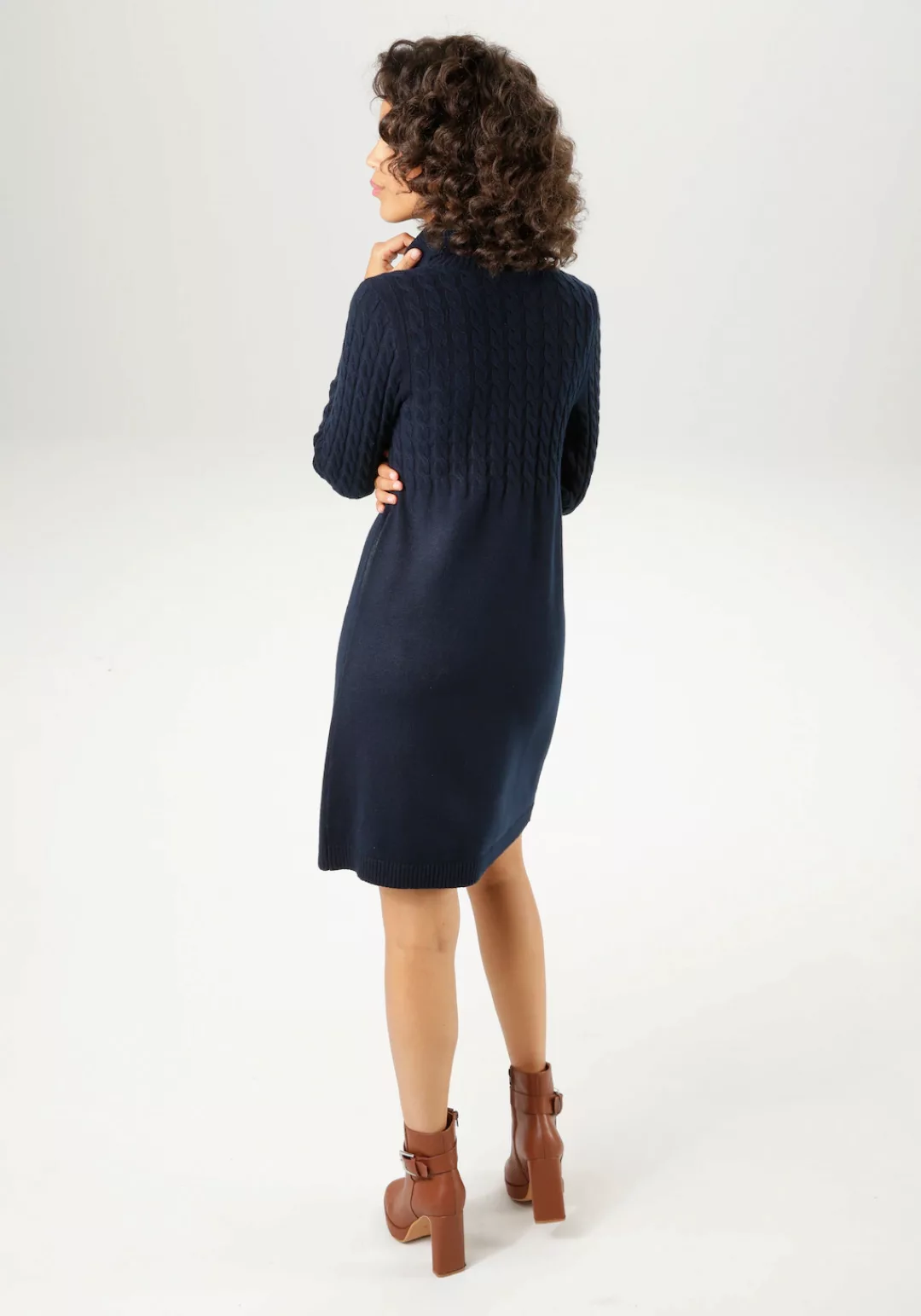 Aniston CASUAL Strickkleid, mit Zopfmuster im Oberteil und den langen Ärmel günstig online kaufen