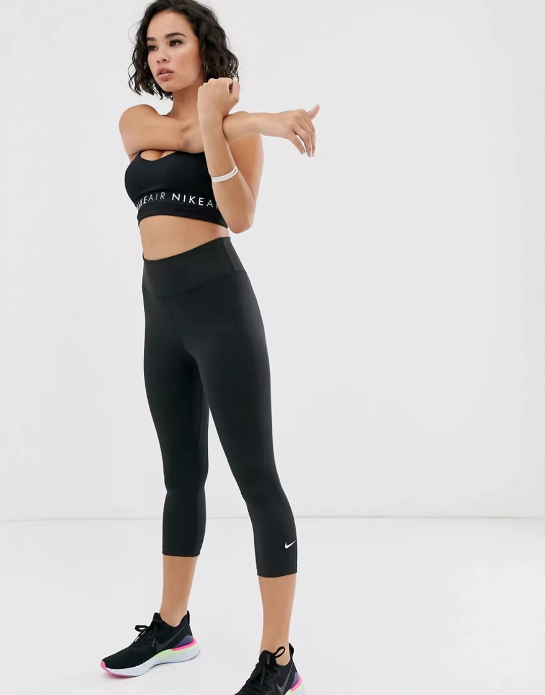 Nike Training – One Sculpt – Enge Capri-Leggings in Schwarz günstig online kaufen
