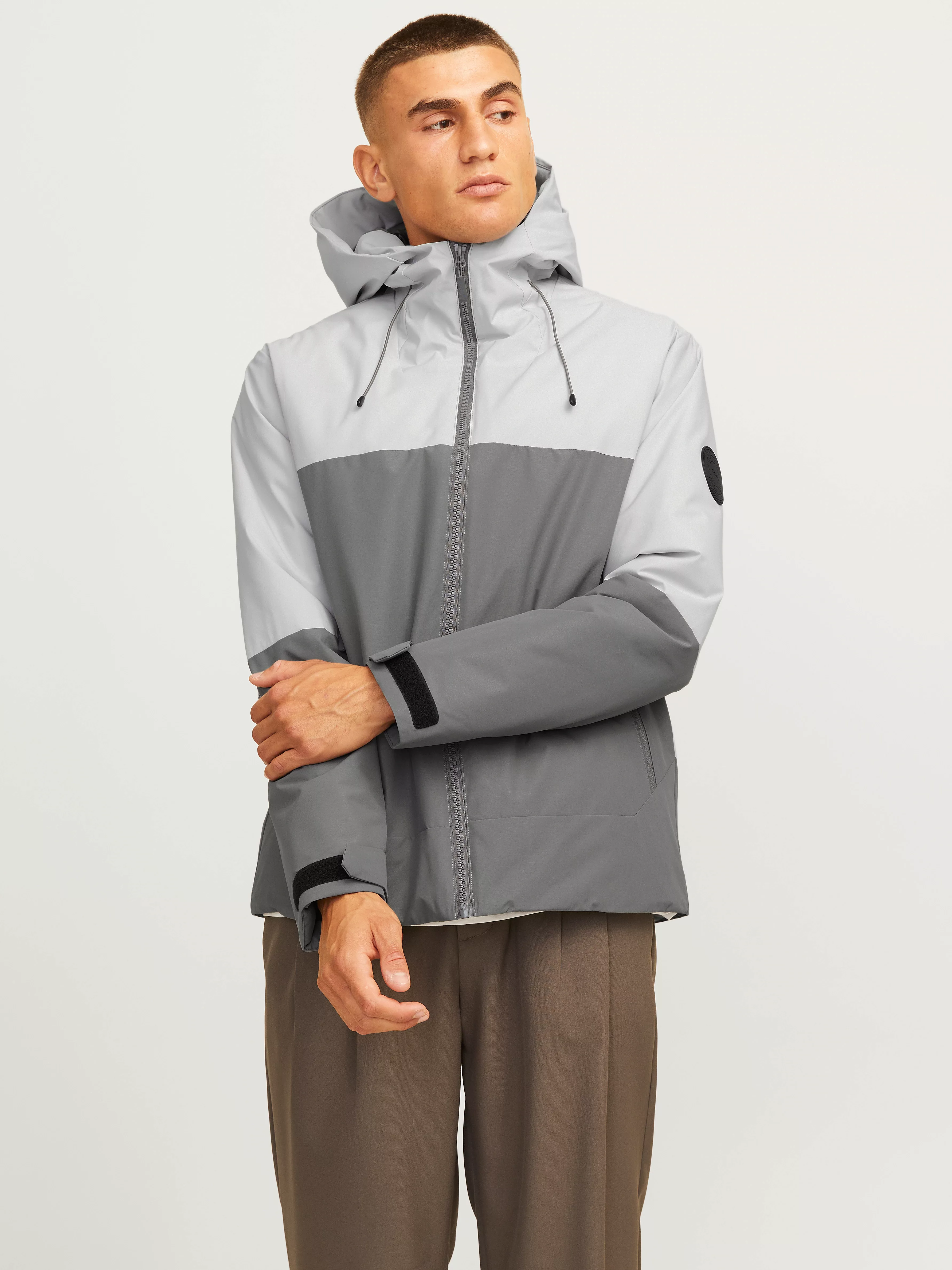 Jack & Jones Outdoorjacke "JCOAIDEN TRANSITIONAL JACKET SN", mit Kapuze günstig online kaufen