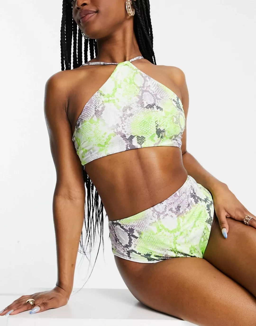 ASOS DESIGN – Bikinihose mit hohem Beinausschnitt und hoher Taille in Schla günstig online kaufen