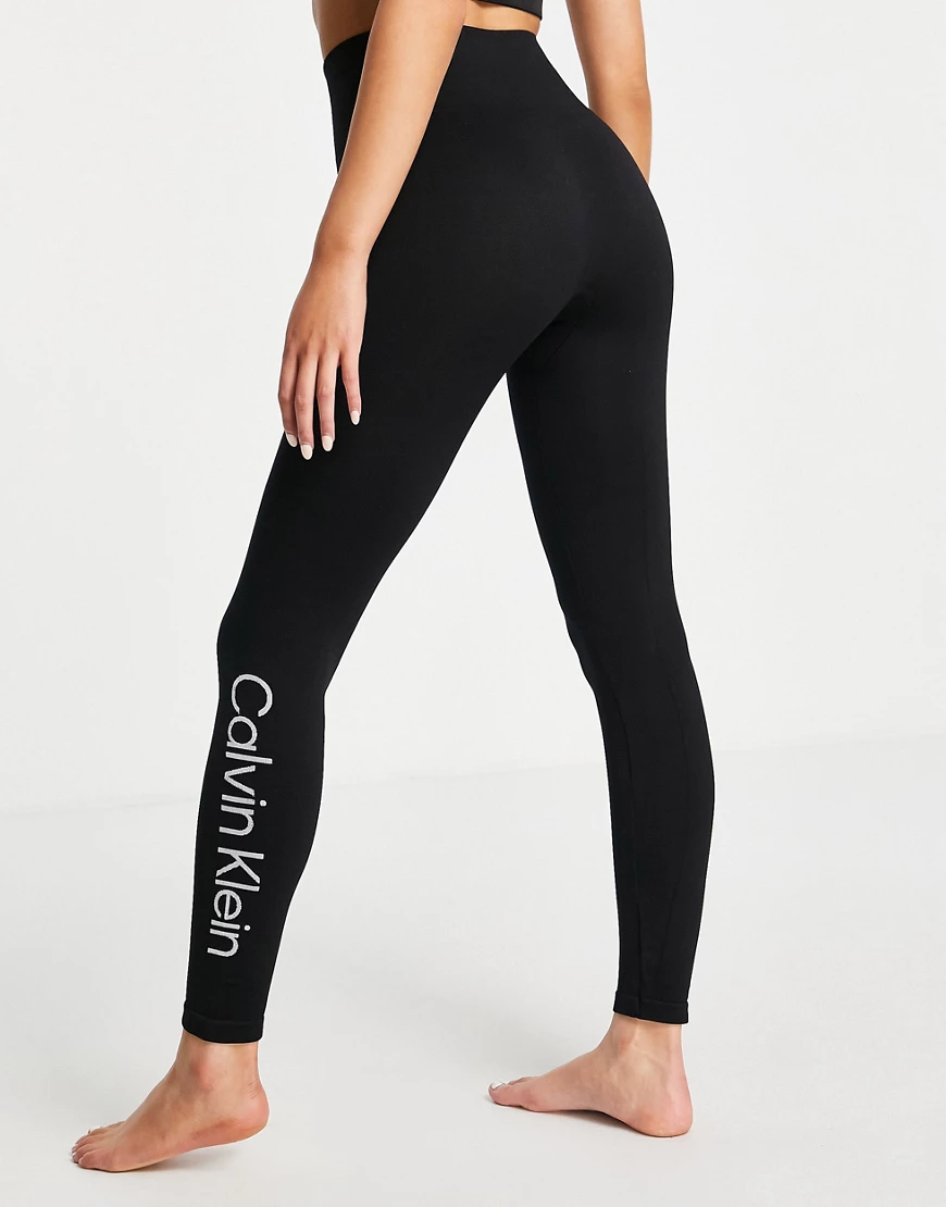 Calvin Klein – Nahtlose Leggings aus Baumwolle in Schwarz mit Logo günstig online kaufen