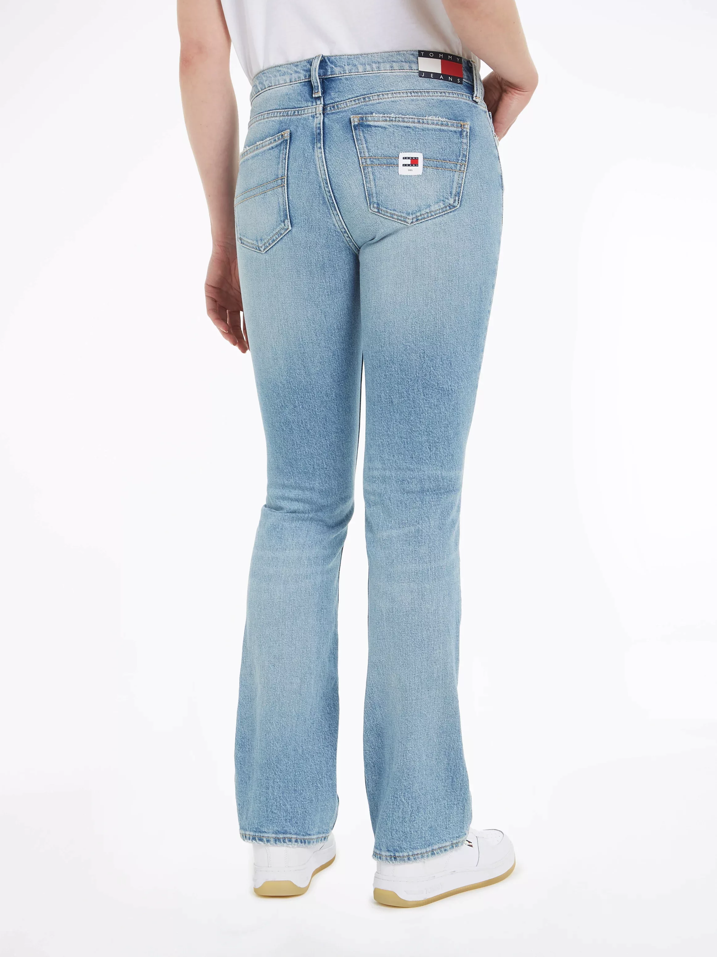 Tommy Jeans Bootcut-Jeans "Maddie", mit Tommy Jeans Markenlabel & Badge günstig online kaufen