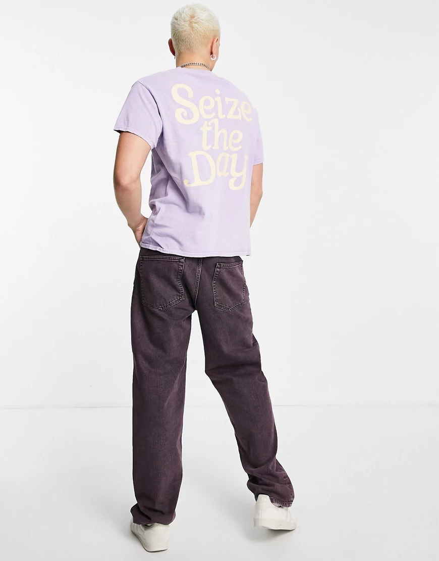 Mennace – T-Shirt in Staublila mit Slogan-Print am Rücken-Violett günstig online kaufen