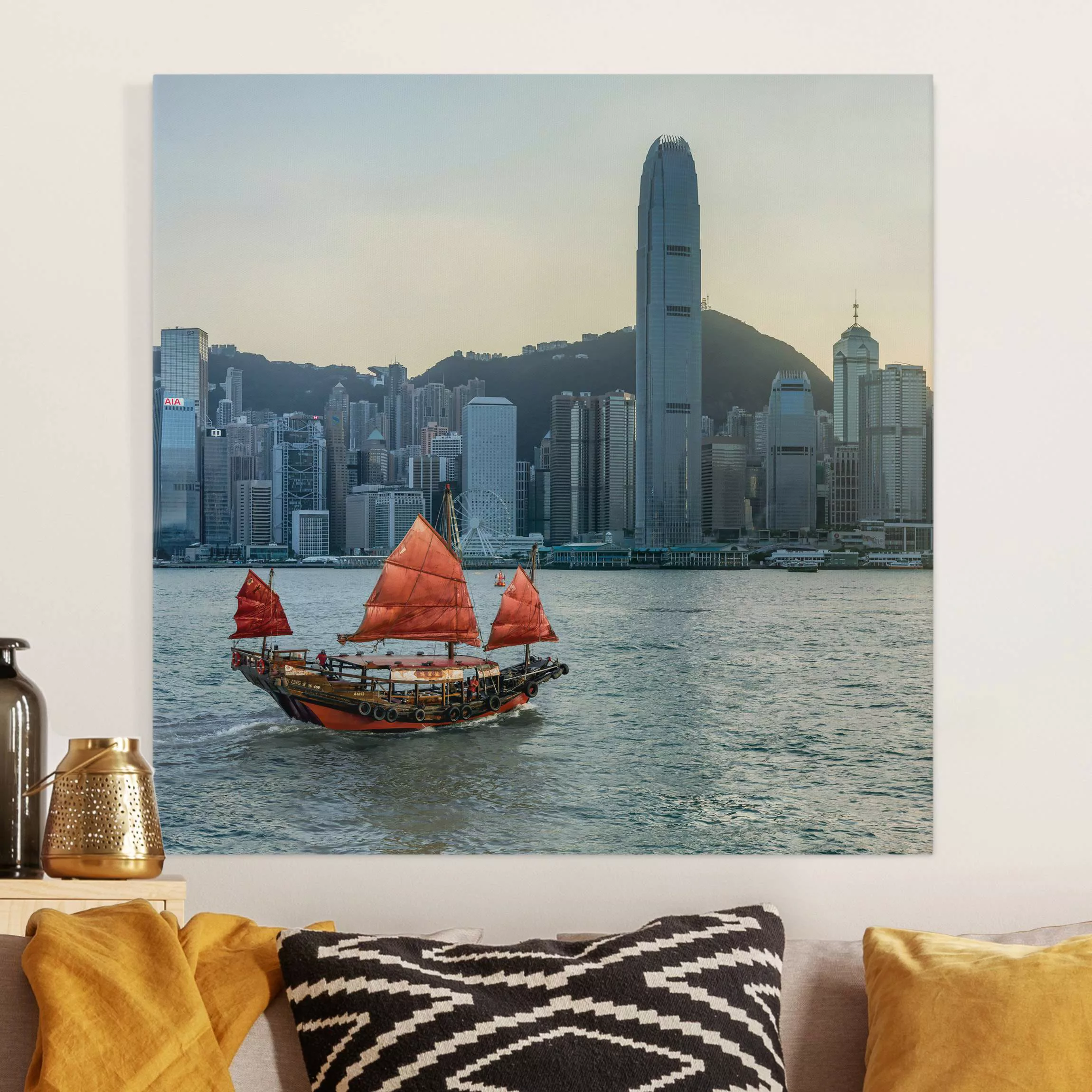 Leinwandbild Dschunke im Victoria Harbour günstig online kaufen