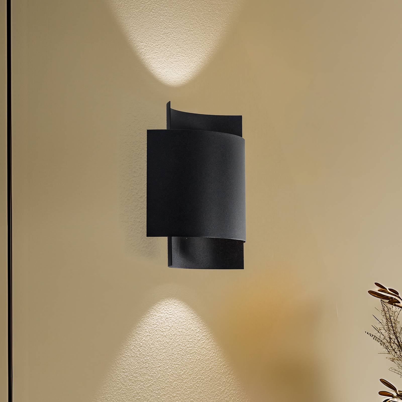 Wandlampe Pako aus zwei Stahlplatten in Schwarz günstig online kaufen