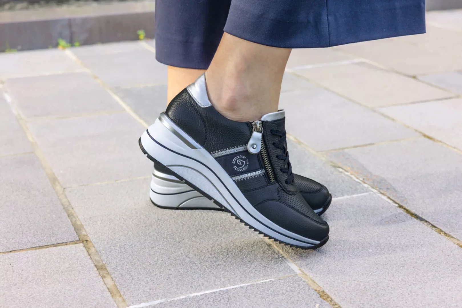 Remonte Keilsneaker, Freizeitschuh, Halbschuh, Schnürschuh mit Metallic-Kon günstig online kaufen