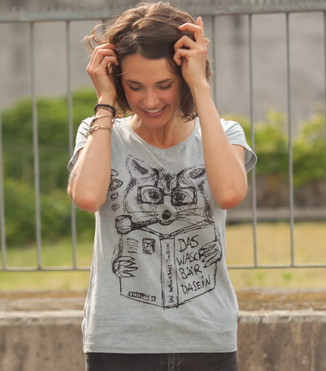 Päfjes - Willi Waschbär - Fair Wear Frauen T-shirt - Iceblue günstig online kaufen
