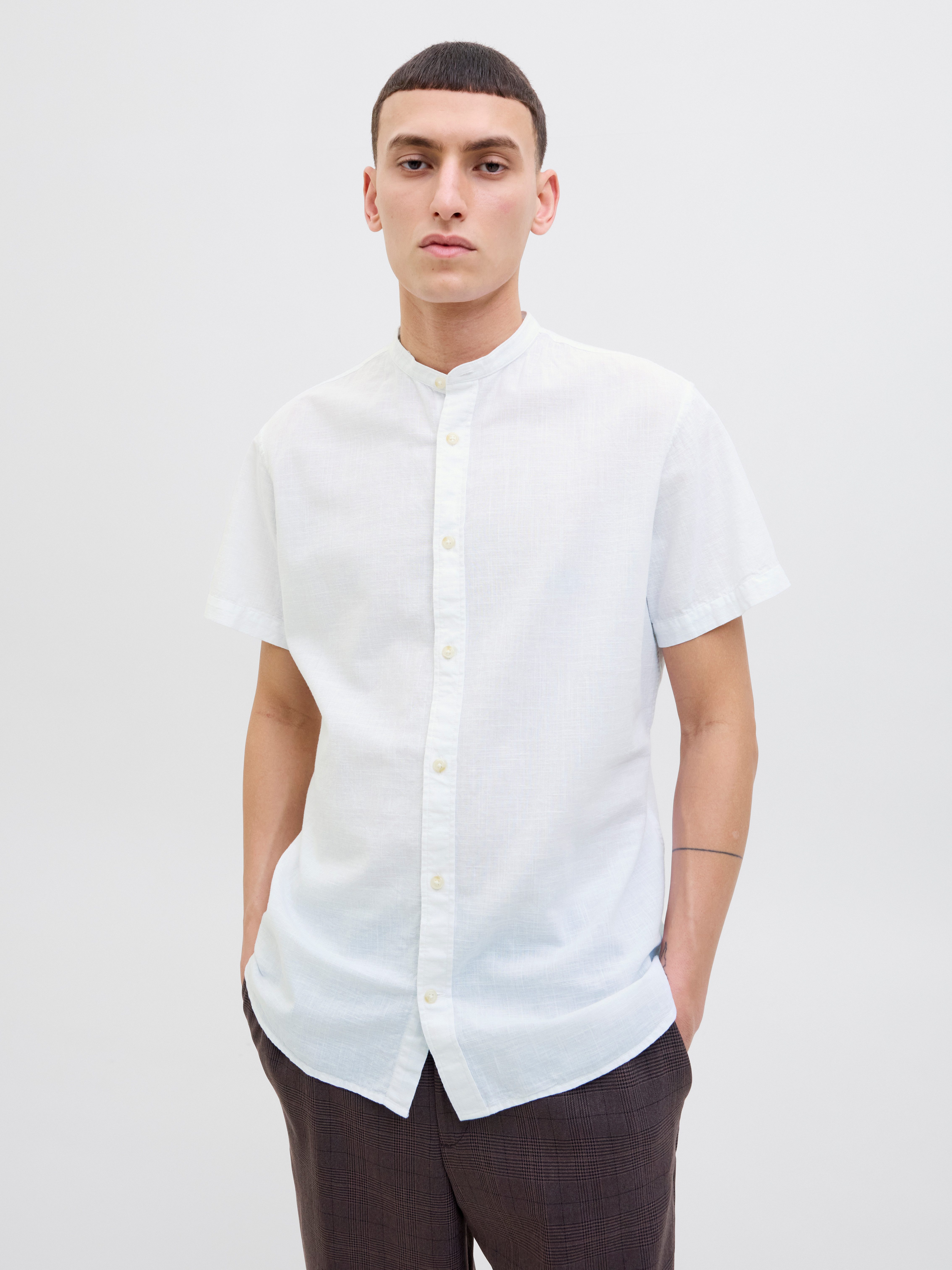 Jack & Jones Kurzarmhemd "JJESUMMER BAND SHIRT SS SN", mit Bandkragen günstig online kaufen