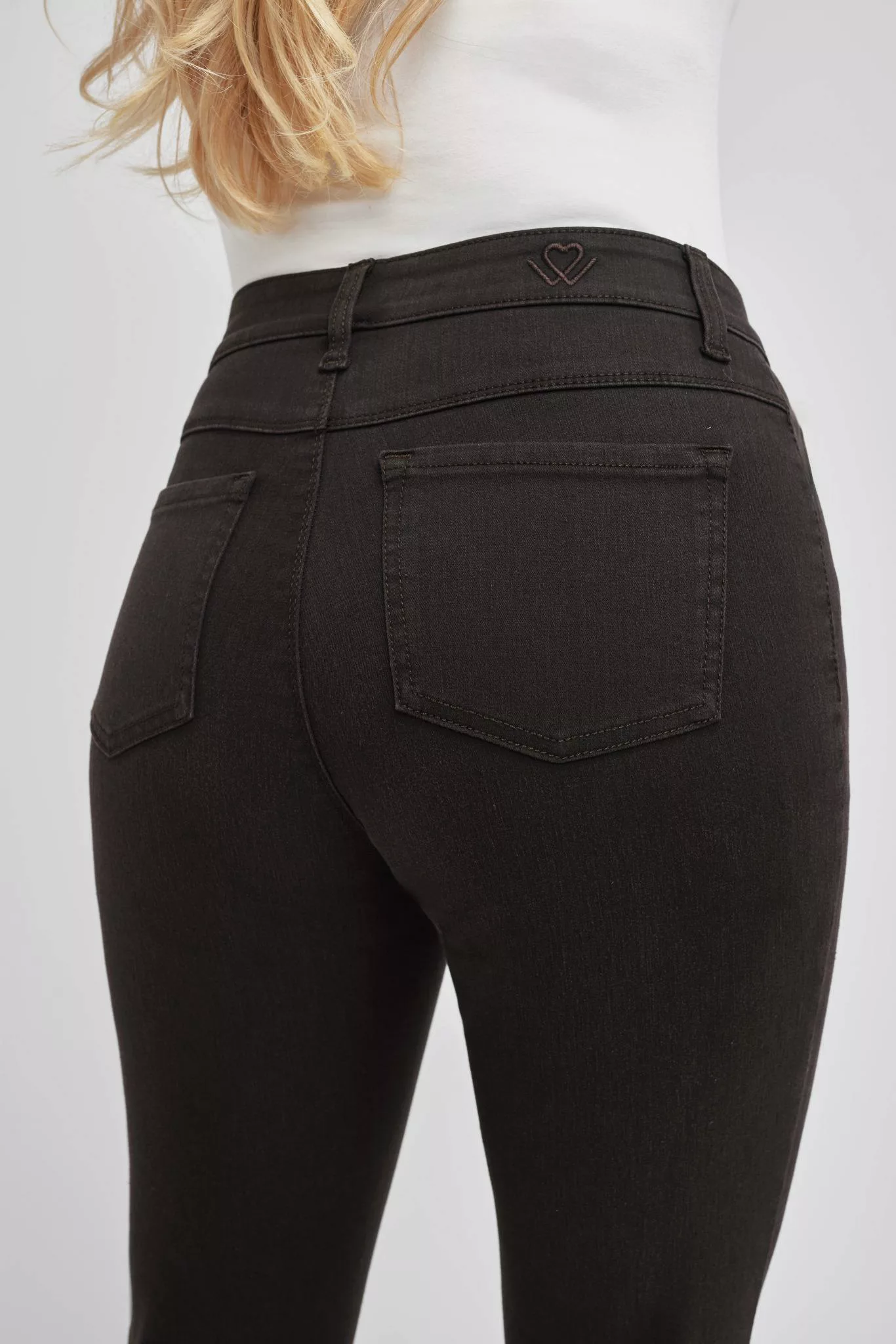 wonderjeans Bootcut-Jeans, Figurbetonte Form mit leicht ausgestelltem Bein günstig online kaufen