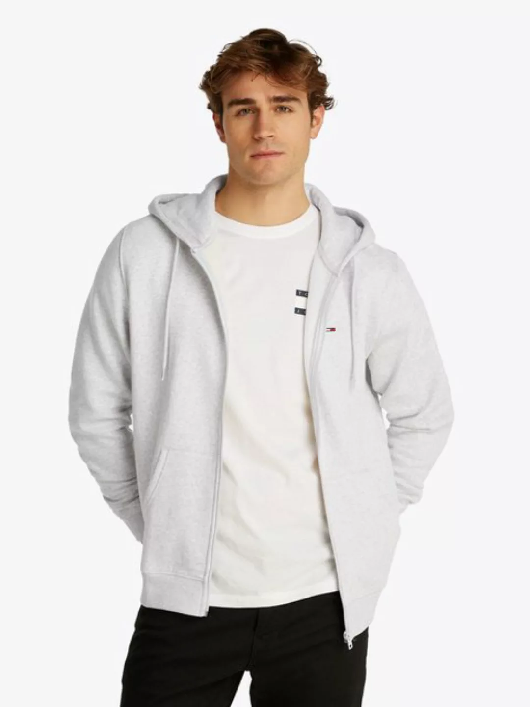 Tommy Jeans Sweatshirt TJM REG S FLAG ZIP FLEECE THRU mit bestickten Marken günstig online kaufen