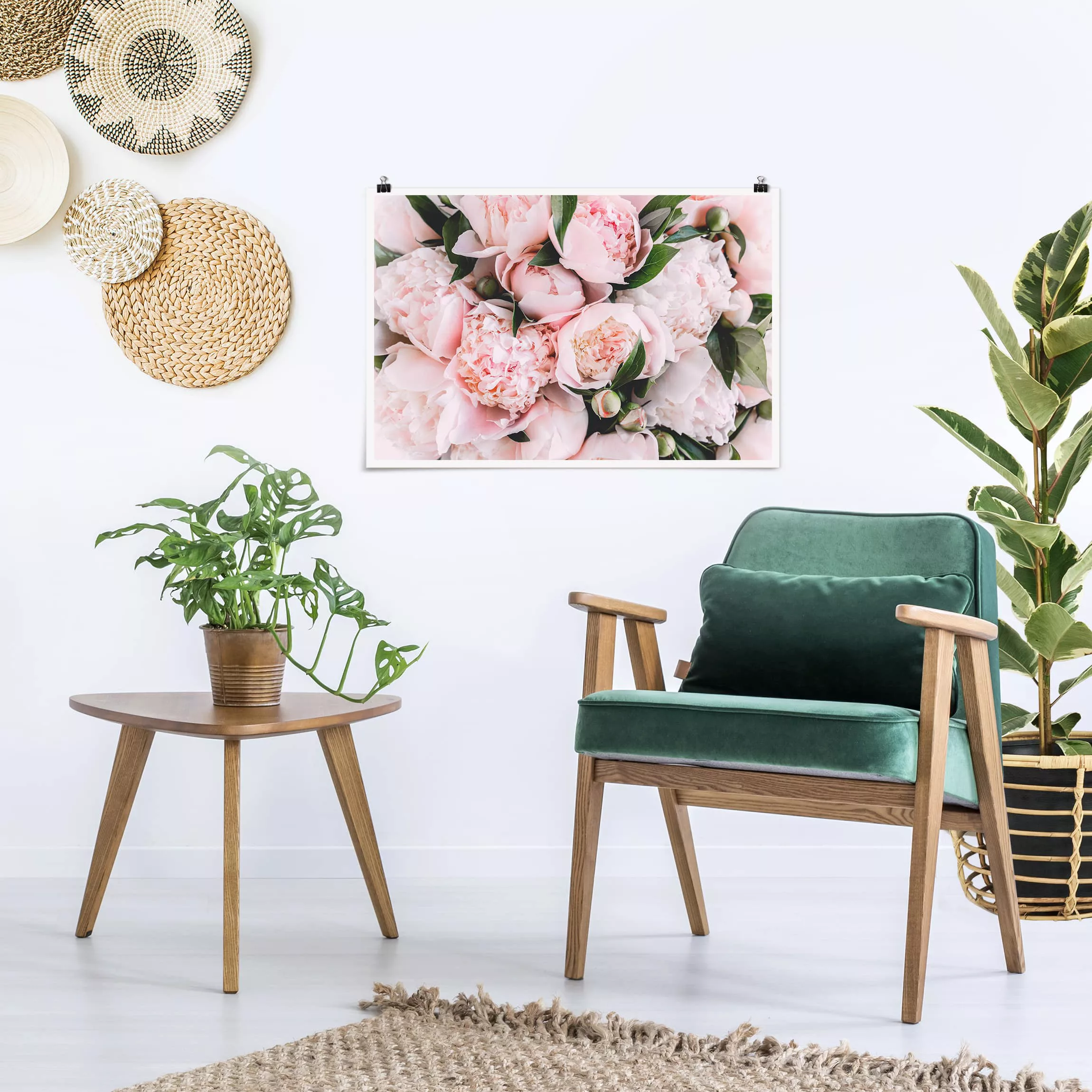 Poster Blumen - Querformat Rosa Pfingstrosen mit Blättern günstig online kaufen