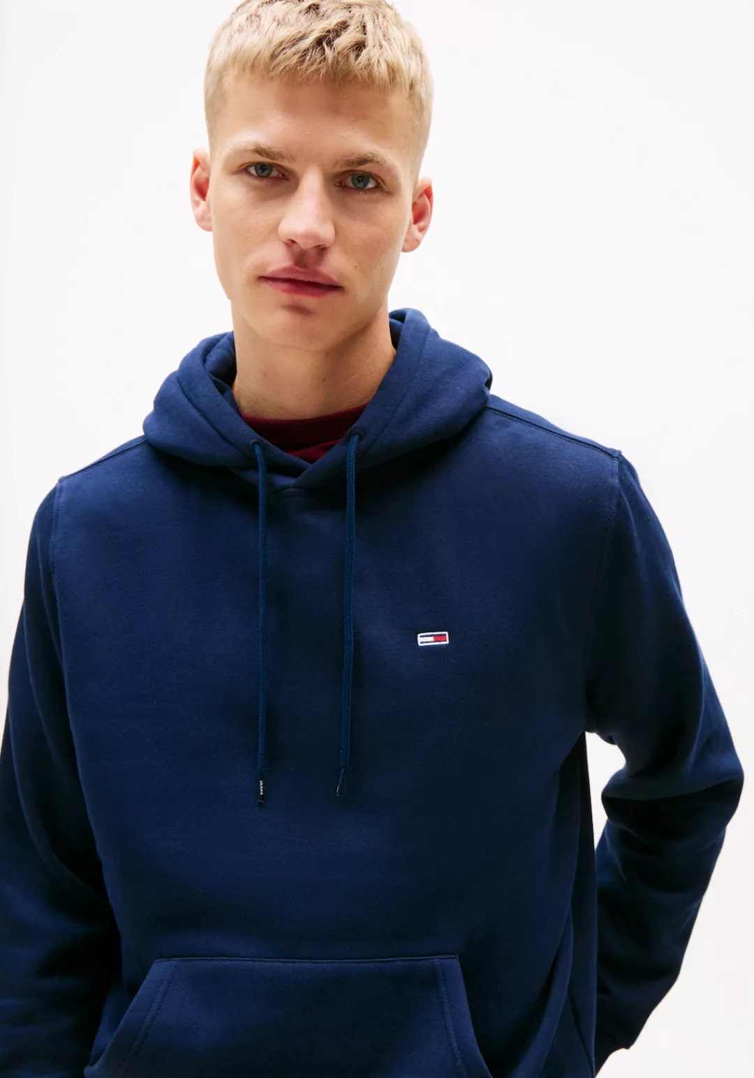 Tommy Jeans Sweatshirt "TJM REG S FLAG HOODIE", mit bestickten Markenlogo a günstig online kaufen