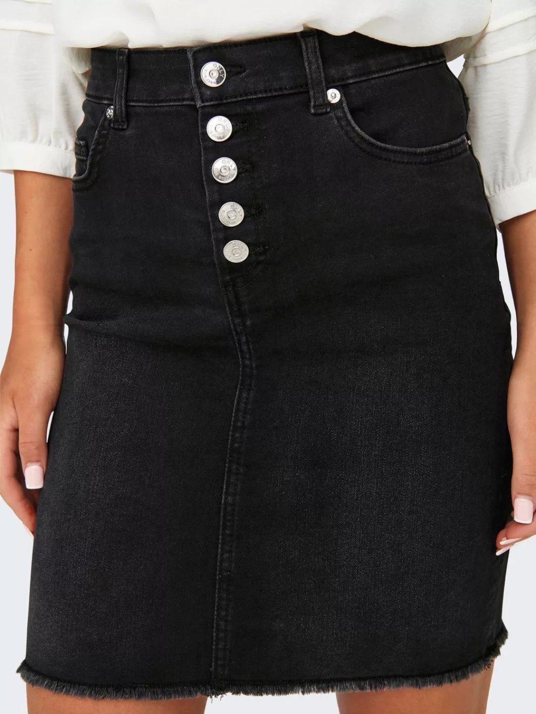 ONLY Jeansrock ONLHUSH MID WAIST VIS BUT RW SKIRT DNM mit ausgefranstem Sau günstig online kaufen