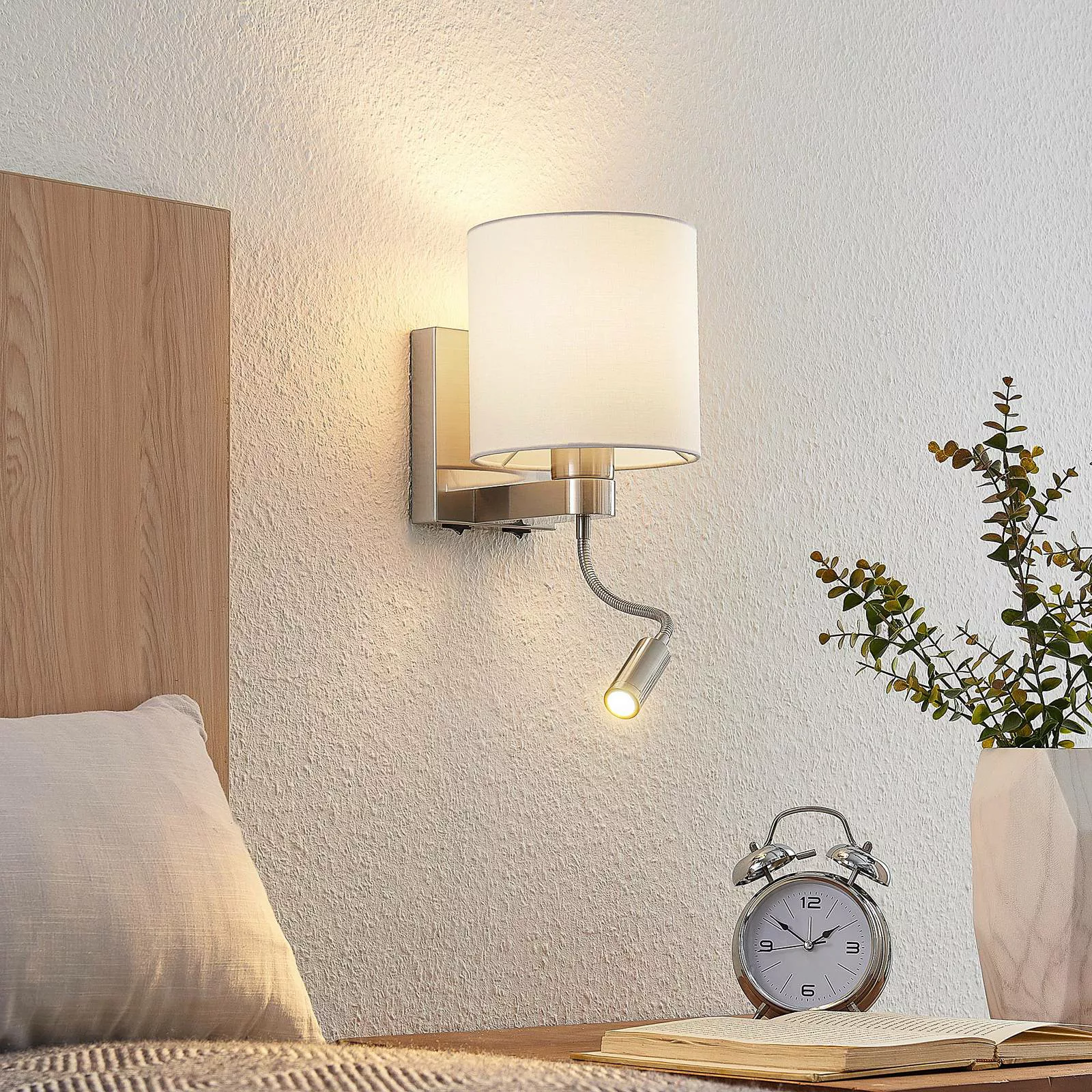 Lucande Wandleuchte Brinja mit LED-Flexarm weiß günstig online kaufen