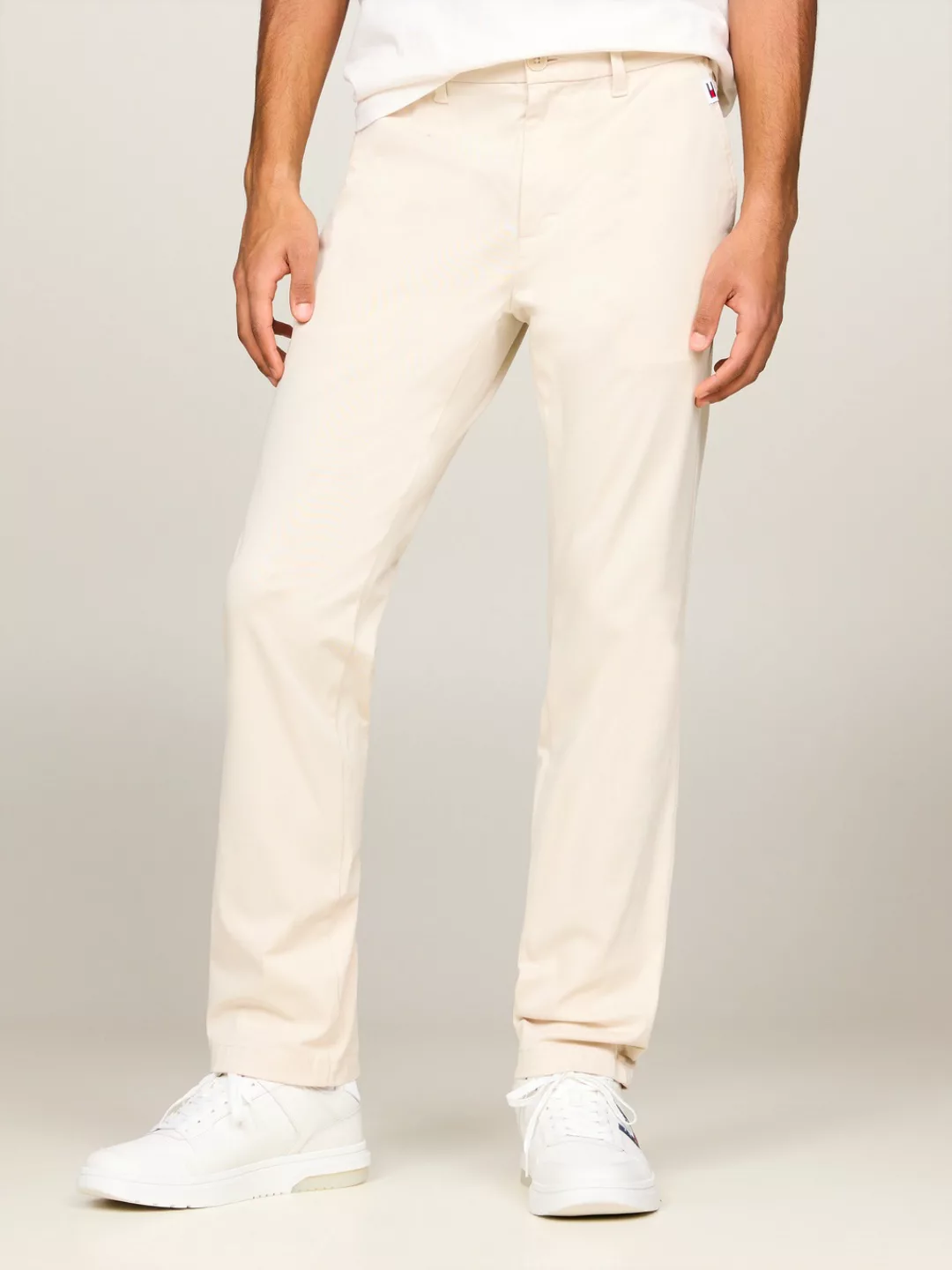 Tommy Jeans Chinohose "TJM AUSTIN LIGHTWEIGHT CHINO", mit Logopatch günstig online kaufen