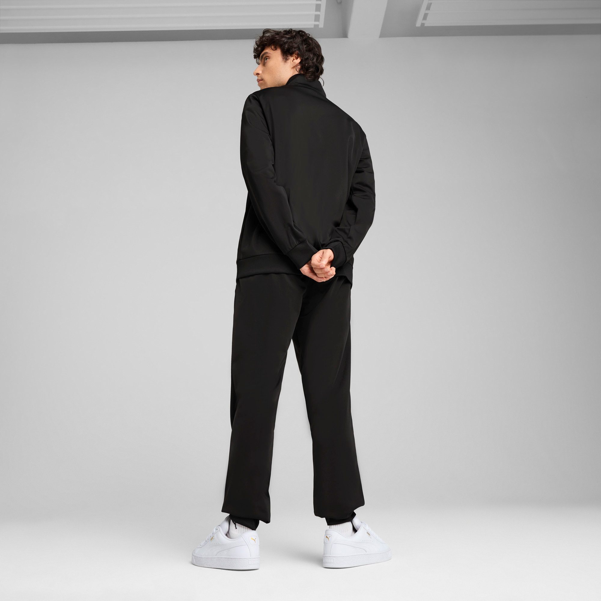 PUMA Trainingsanzug "ESS POLY SUIT CL", (2 tlg.), Sportanzug im Casual Styl günstig online kaufen