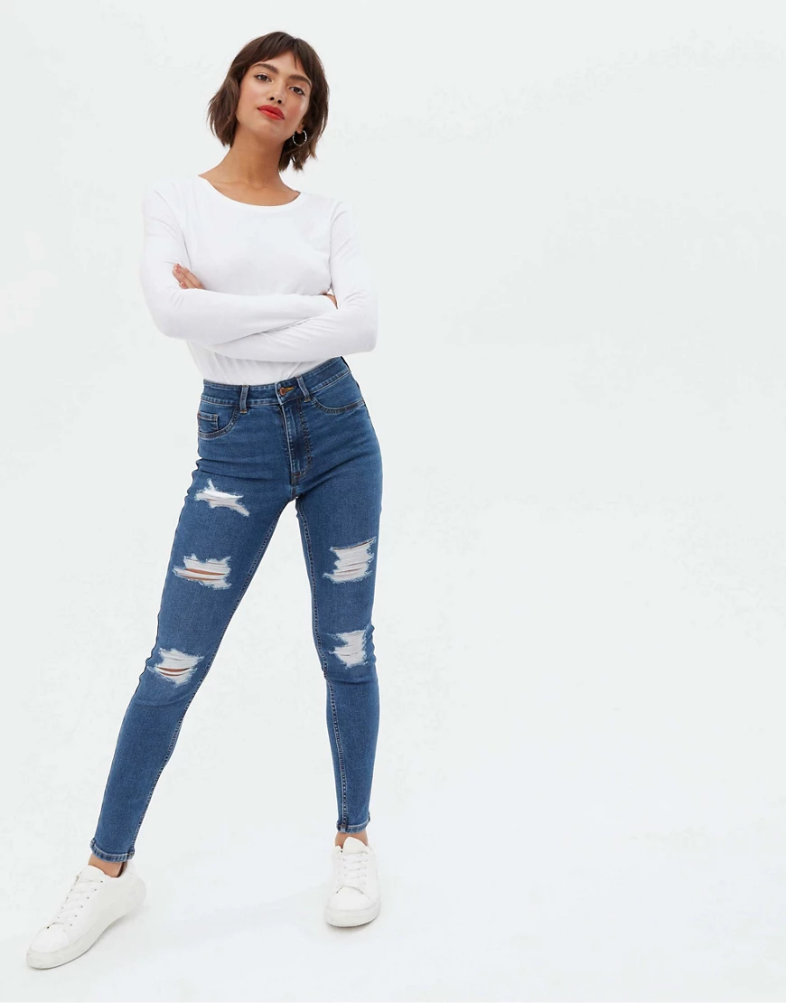 New Look – Enge Jeans in Mittelblau mit Zierrissen günstig online kaufen