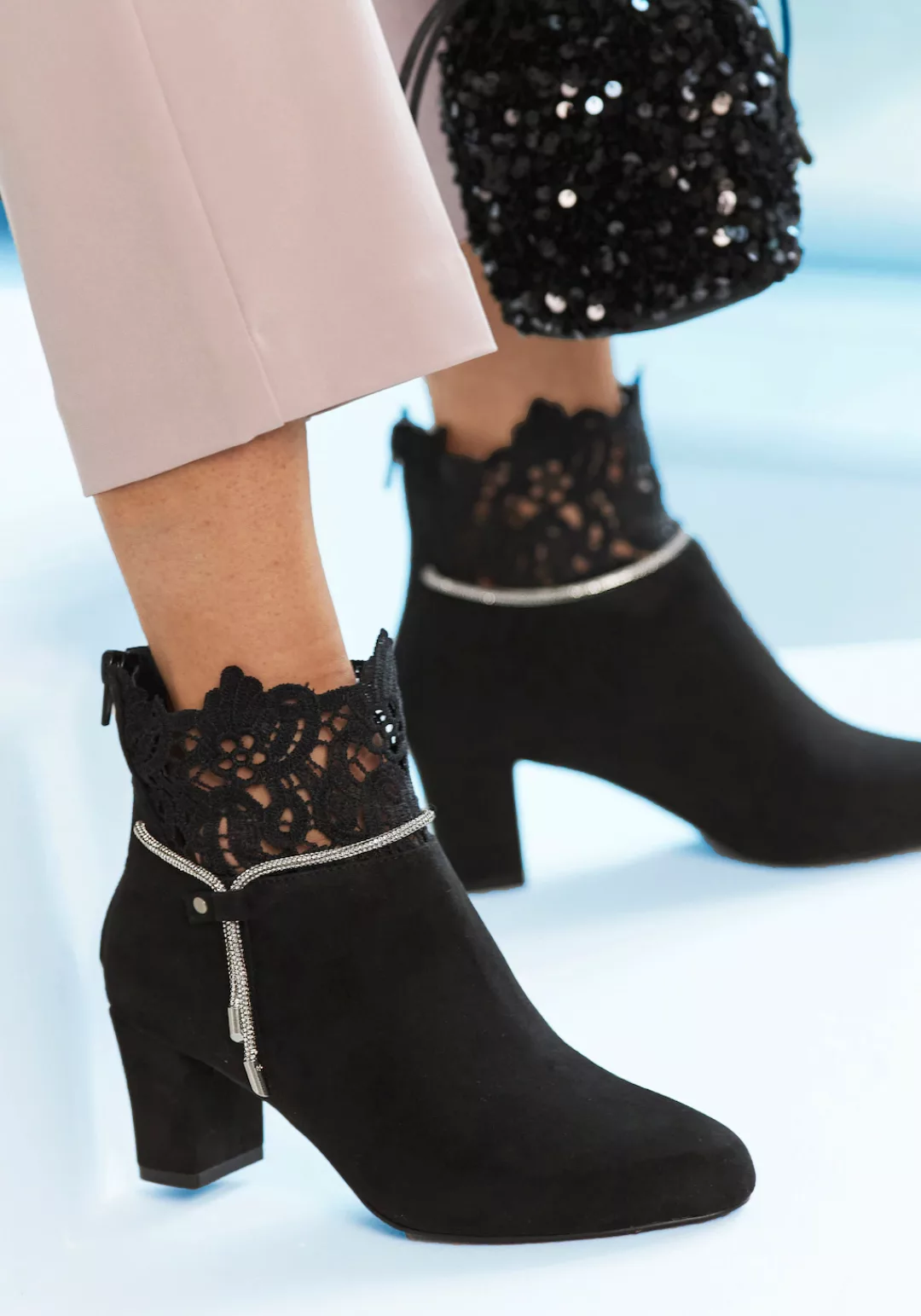 LASCANA Stiefelette, mit elegantem Spitzenbesatz, Stiefel, Boots günstig online kaufen